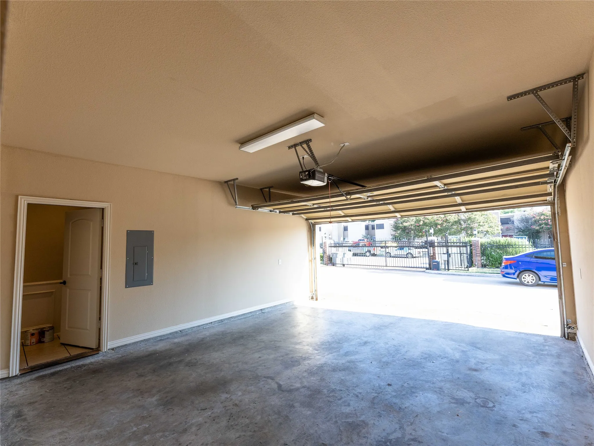 Condominium For Sale in Dallas County , 13336 Patito Place 3, Dallas, Texas 75240, 3 Bedroom, 3 Bathroom, 2 Garage spaces, 1,409 Sqft, built in 2006, mls#21323142, Real Estate Agent in Dallas, Homes For Sale in Dallas county, Homes For Sale in Dallas, Realtor in Dallas Texas, Real Estate Brokerage Independent Realty Texas, Luminita Cordes Realtor