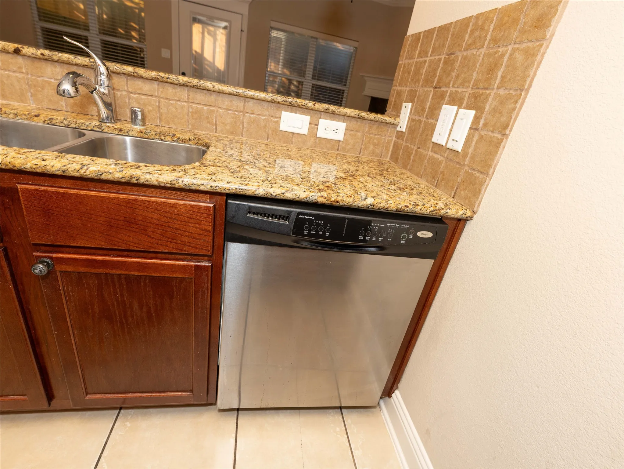 Condominium For Sale in Dallas County , 13336 Patito Place 3, Dallas, Texas 75240, 3 Bedroom, 3 Bathroom, 2 Garage spaces, 1,409 Sqft, built in 2006, mls#21323142, Real Estate Agent in Dallas, Homes For Sale in Dallas county, Homes For Sale in Dallas, Realtor in Dallas Texas, Real Estate Brokerage Independent Realty Texas, Luminita Cordes Realtor