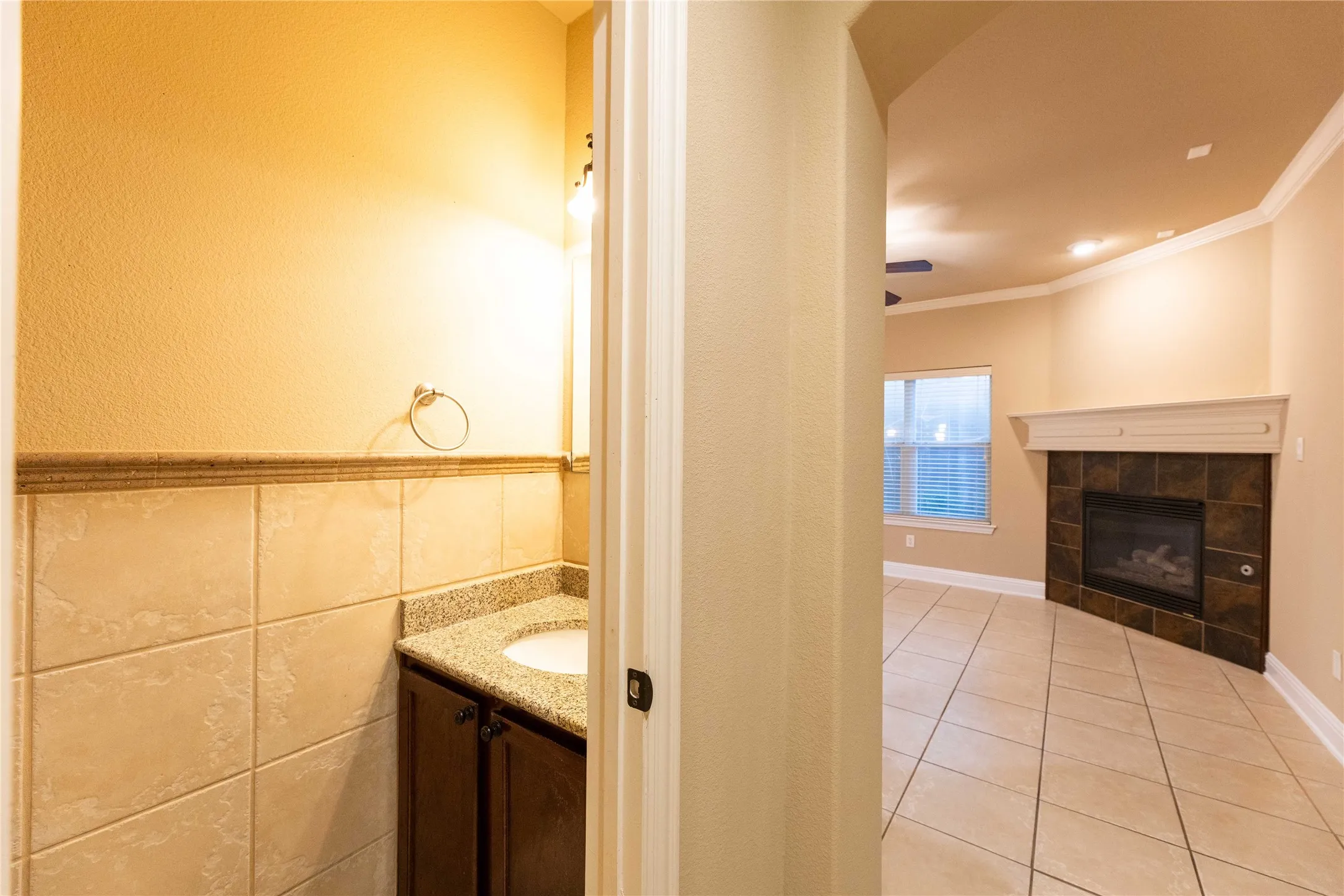 Condominium For Sale in Dallas County , 13336 Patito Place 3, Dallas, Texas 75240, 3 Bedroom, 3 Bathroom, 2 Garage spaces, 1,409 Sqft, built in 2006, mls#21323142, Real Estate Agent in Dallas, Homes For Sale in Dallas county, Homes For Sale in Dallas, Realtor in Dallas Texas, Real Estate Brokerage Independent Realty Texas, Luminita Cordes Realtor