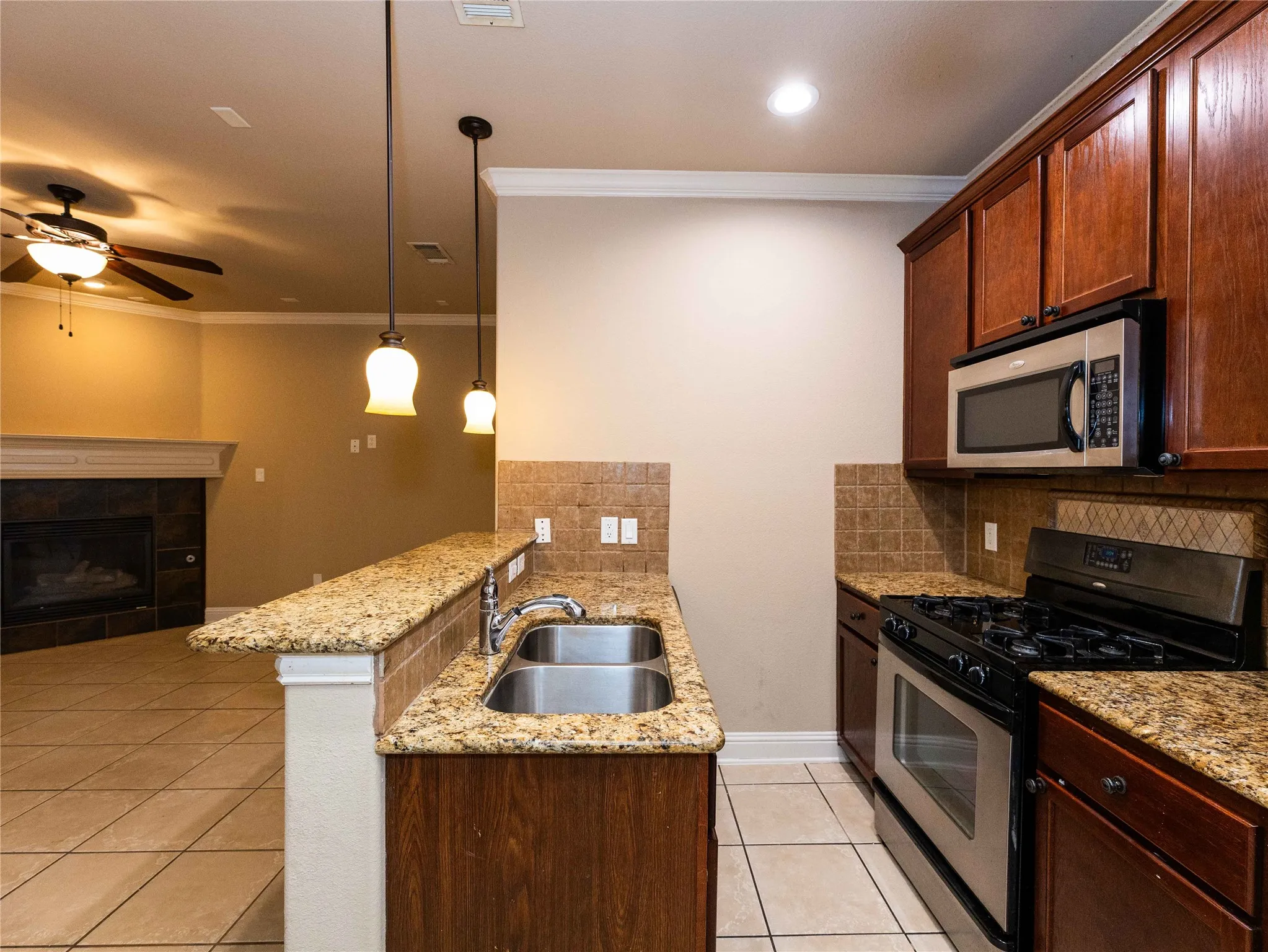 Condominium For Sale in Dallas County , 13336 Patito Place 3, Dallas, Texas 75240, 3 Bedroom, 3 Bathroom, 2 Garage spaces, 1,409 Sqft, built in 2006, mls#21323142, Real Estate Agent in Dallas, Homes For Sale in Dallas county, Homes For Sale in Dallas, Realtor in Dallas Texas, Real Estate Brokerage Independent Realty Texas, Luminita Cordes Realtor