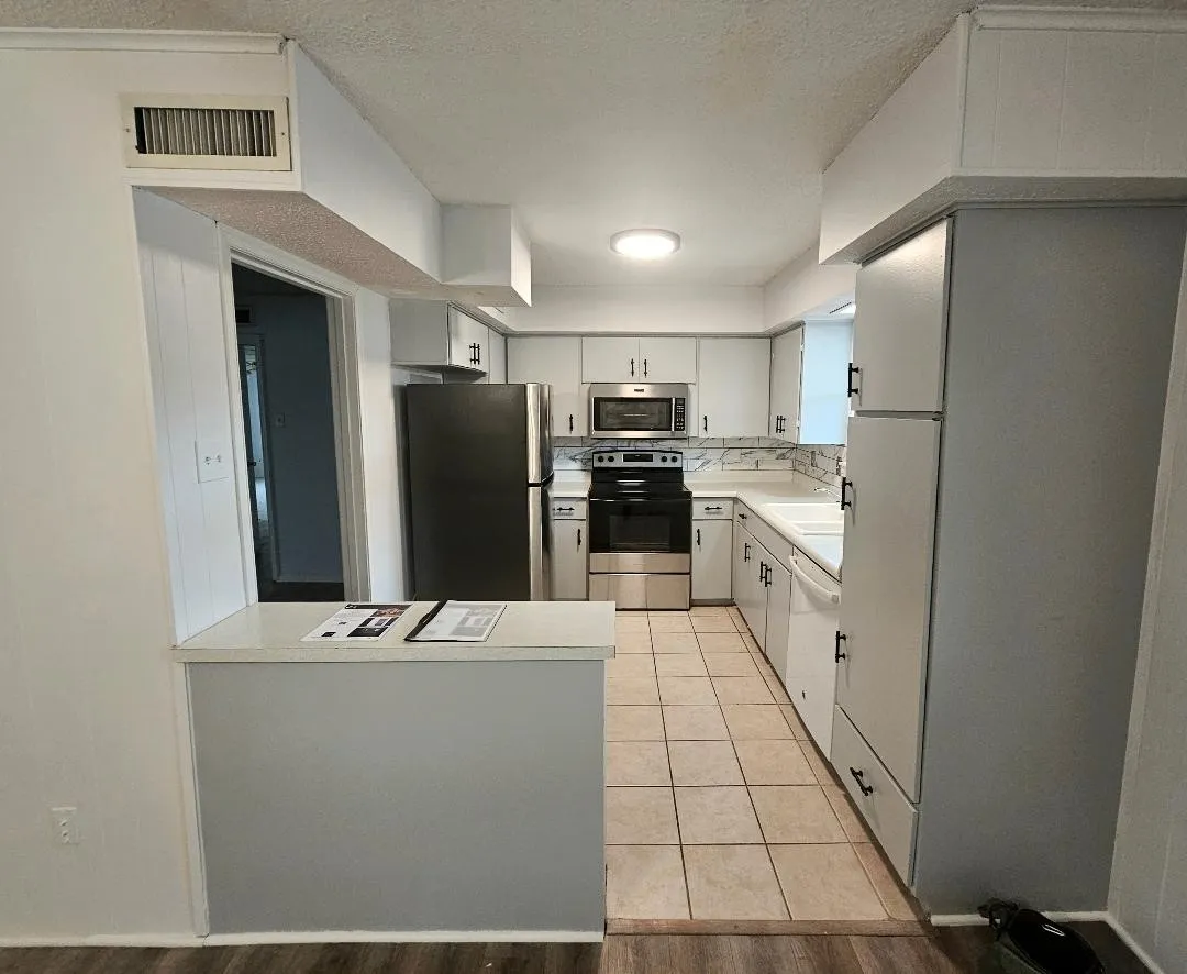Condominium For Sale in Dallas County , 5825 Birchbrook Drive 106, Dallas, Texas 75206, 2 Bedrooms, 2 Bathrooms, Garage spaces, 1,349 Sqft, built in 1968, Price $175,000, mls#21326630, Real Estate Agent in Dallas, Homes For Sale in Dallas county, Homes For Sale in Dallas, Realtor in Dallas Texas, Real Estate Brokerage Independent Realty Texas, Luminita Cordes Realtor