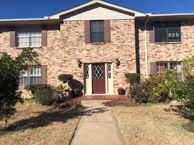 Condominium For Sale in Dallas County , 5825 Birchbrook Drive 106, Dallas, Texas 75206, 2 Bedrooms, 2 Bathrooms, Garage spaces, 1,349 Sqft, built in 1968, Price $175,000, mls#21326630, Real Estate Agent in Dallas, Homes For Sale in Dallas county, Homes For Sale in Dallas, Realtor in Dallas Texas, Real Estate Brokerage Independent Realty Texas, Luminita Cordes Realtor