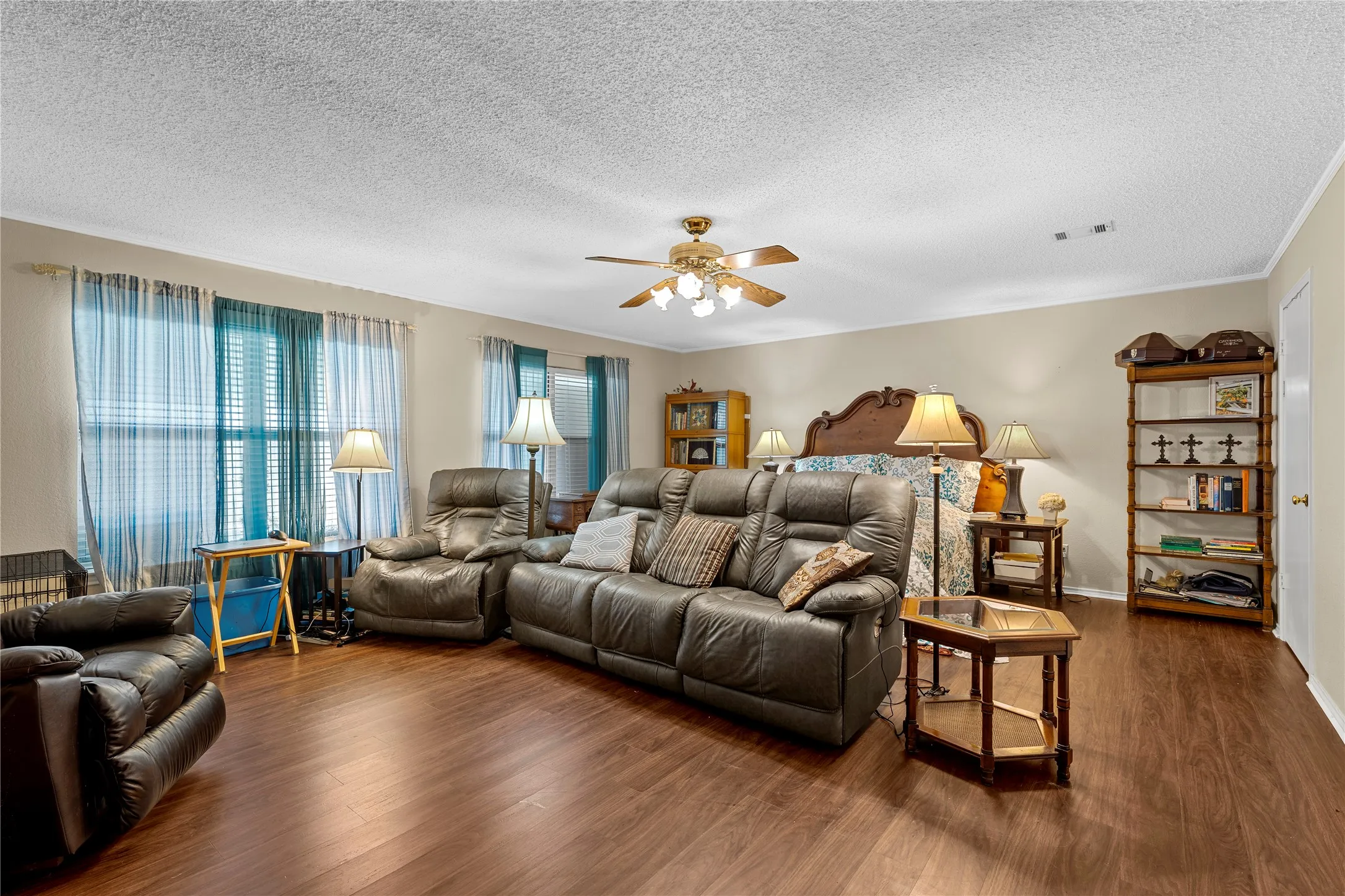 Single Family Residence For Sale in Hill County , 729 HCR 2224 E, Aquilla, Texas 76622, 3 Bedroom, 2 Bathroom, Garage spaces, 2,115 Sqft, built in 1970, mls#21325871, Real Estate Agent in Aquilla, Homes For Sale in Hill county, Homes For Sale in Aquilla, Realtor in Aquilla Texas, Real Estate Brokerage Independent Realty Texas, Luminita Cordes Realtor