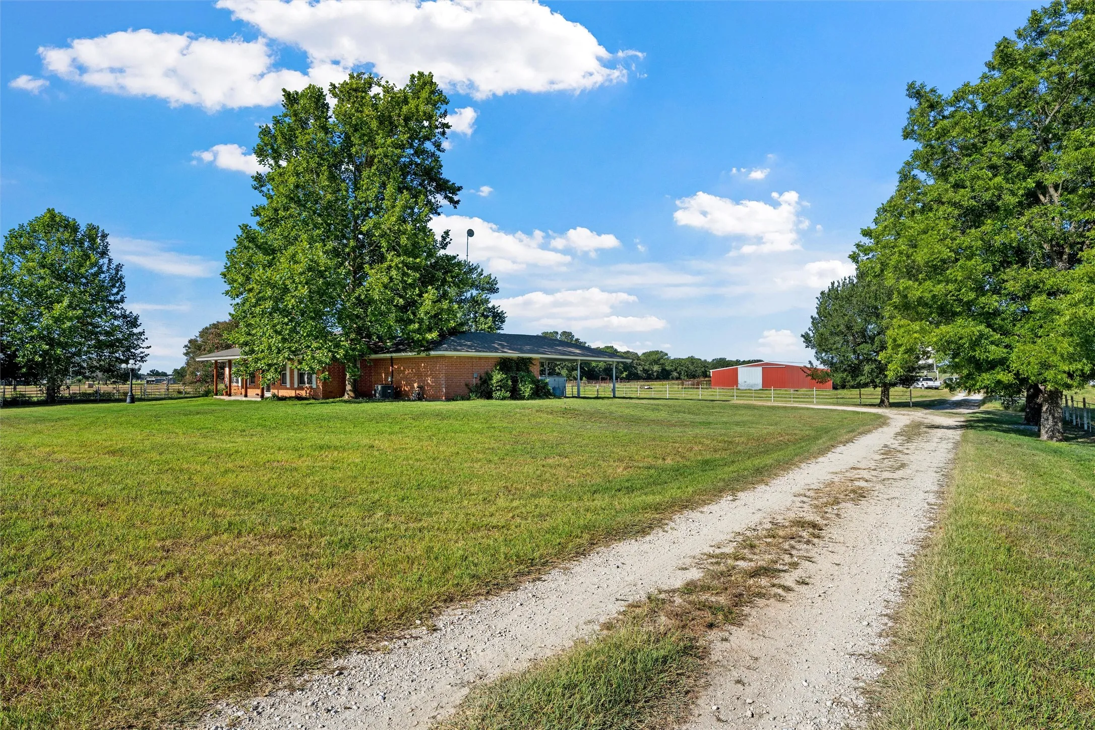 Single Family Residence For Sale in Hill County , 729 HCR 2224 E, Aquilla, Texas 76622, 3 Bedroom, 2 Bathroom, Garage spaces, 2,115 Sqft, built in 1970, mls#21325871, Real Estate Agent in Aquilla, Homes For Sale in Hill county, Homes For Sale in Aquilla, Realtor in Aquilla Texas, Real Estate Brokerage Independent Realty Texas, Luminita Cordes Realtor