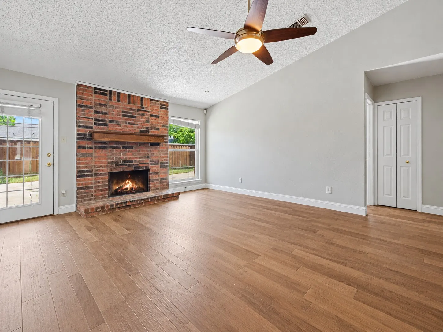 Single Family Residence For Sale in Denton County , 18932 Platte River Way, Dallas, Texas 75287, 3 Bedroom, 2 Bathroom, 2 Garage spaces, 1,380 Sqft, built in 1983, mls#21324536, Real Estate Agent in Dallas, Homes For Sale in Denton county, Homes For Sale in Dallas, Realtor in Dallas Texas, Real Estate Brokerage Independent Realty Texas, Luminita Cordes Realtor