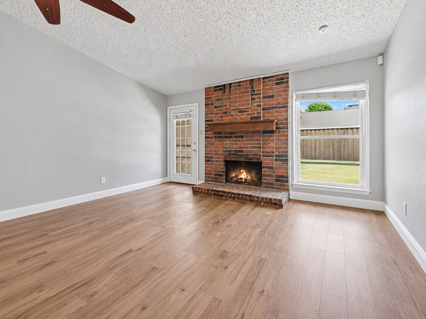 Single Family Residence For Sale in Denton County , 18932 Platte River Way, Dallas, Texas 75287, 3 Bedroom, 2 Bathroom, 2 Garage spaces, 1,380 Sqft, built in 1983, mls#21324536, Real Estate Agent in Dallas, Homes For Sale in Denton county, Homes For Sale in Dallas, Realtor in Dallas Texas, Real Estate Brokerage Independent Realty Texas, Luminita Cordes Realtor