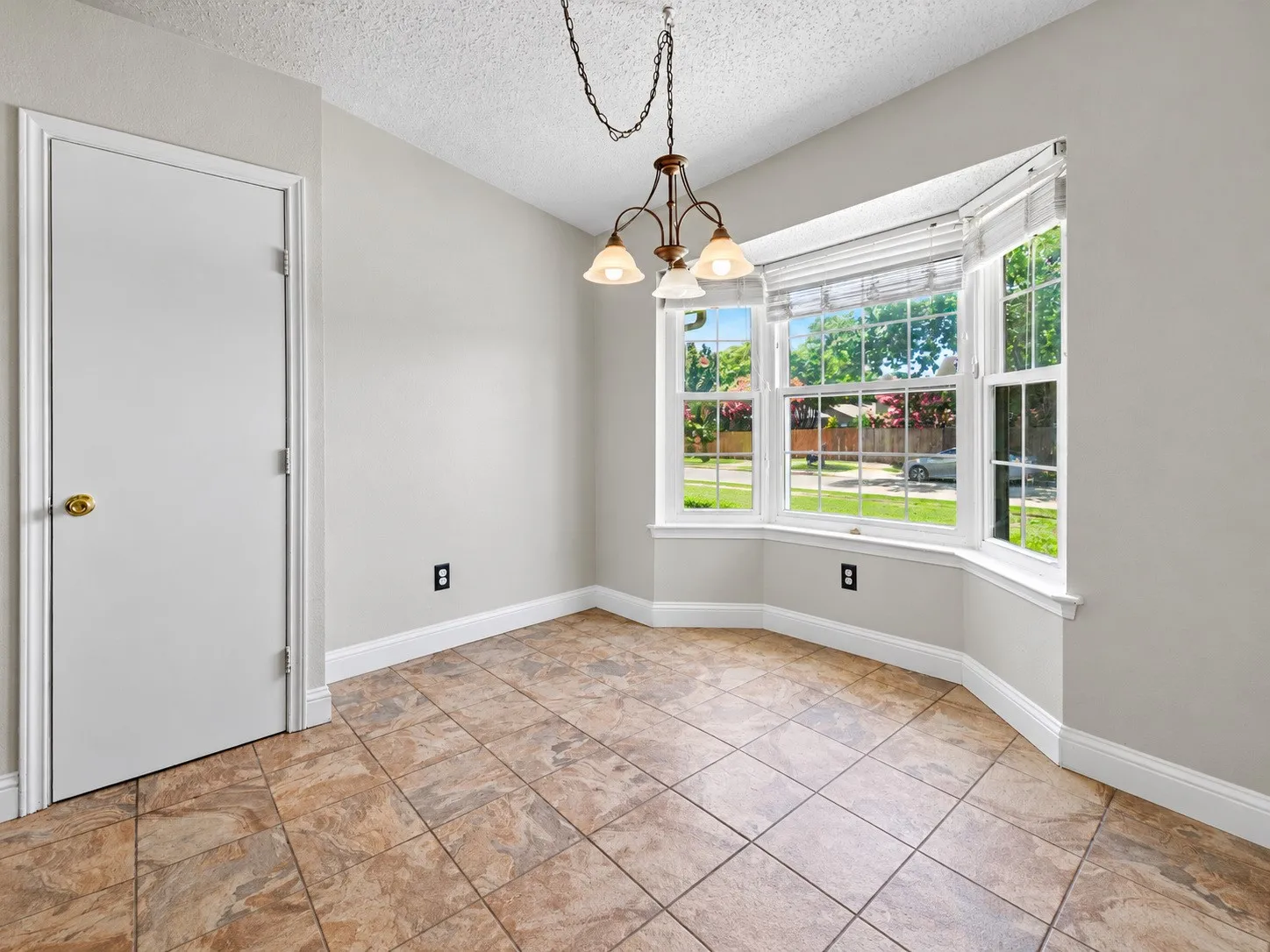 Single Family Residence For Sale in Denton County , 18932 Platte River Way, Dallas, Texas 75287, 3 Bedroom, 2 Bathroom, 2 Garage spaces, 1,380 Sqft, built in 1983, mls#21324536, Real Estate Agent in Dallas, Homes For Sale in Denton county, Homes For Sale in Dallas, Realtor in Dallas Texas, Real Estate Brokerage Independent Realty Texas, Luminita Cordes Realtor