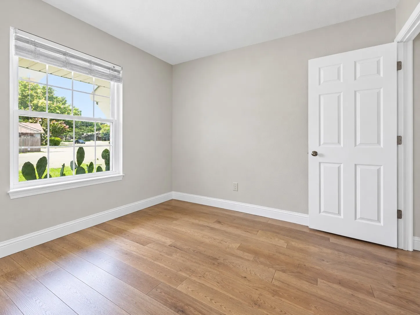 Single Family Residence For Sale in Denton County , 18932 Platte River Way, Dallas, Texas 75287, 3 Bedroom, 2 Bathroom, 2 Garage spaces, 1,380 Sqft, built in 1983, mls#21324536, Real Estate Agent in Dallas, Homes For Sale in Denton county, Homes For Sale in Dallas, Realtor in Dallas Texas, Real Estate Brokerage Independent Realty Texas, Luminita Cordes Realtor