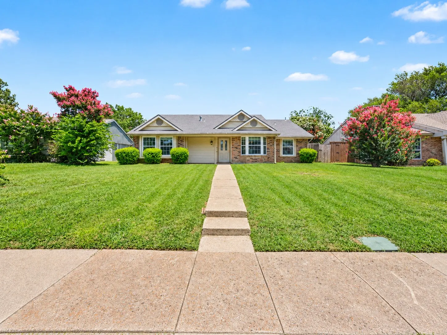 Single Family Residence For Sale in Denton County , 18932 Platte River Way, Dallas, Texas 75287, 3 Bedroom, 2 Bathroom, 2 Garage spaces, 1,380 Sqft, built in 1983, mls#21324536, Real Estate Agent in Dallas, Homes For Sale in Denton county, Homes For Sale in Dallas, Realtor in Dallas Texas, Real Estate Brokerage Independent Realty Texas, Luminita Cordes Realtor