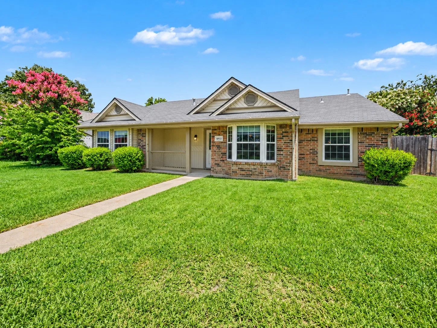 Single Family Residence For Sale in Denton County , 18932 Platte River Way, Dallas, Texas 75287, 3 Bedroom, 2 Bathroom, 2 Garage spaces, 1,380 Sqft, built in 1983, mls#21324536, Real Estate Agent in Dallas, Homes For Sale in Denton county, Homes For Sale in Dallas, Realtor in Dallas Texas, Real Estate Brokerage Independent Realty Texas, Luminita Cordes Realtor