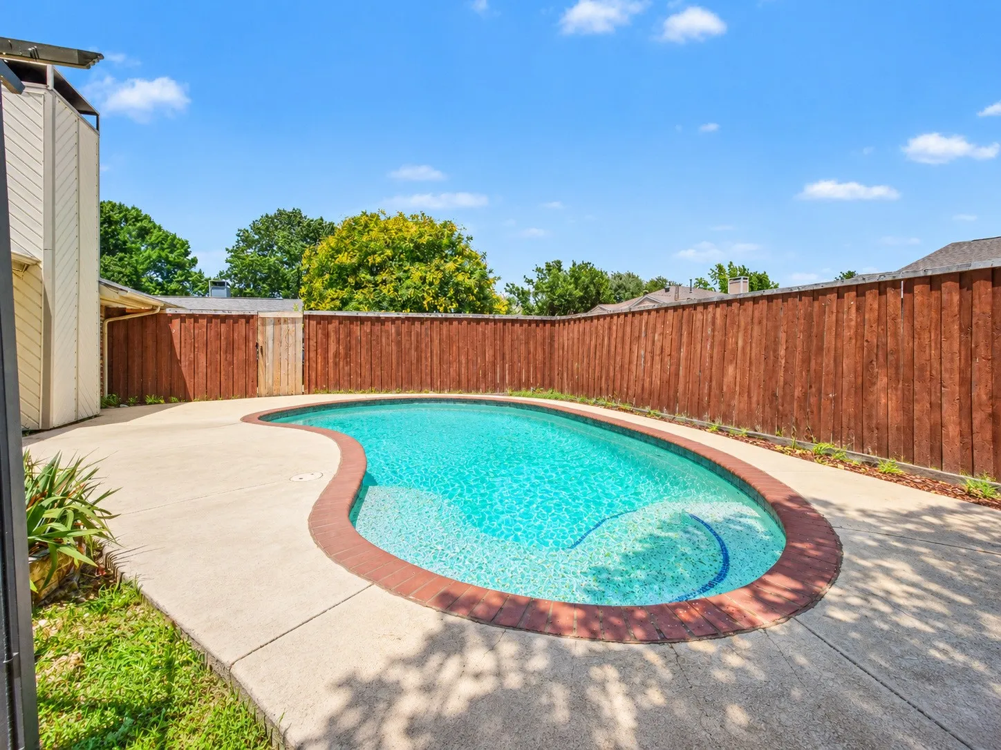 Single Family Residence For Sale in Denton County , 18932 Platte River Way, Dallas, Texas 75287, 3 Bedroom, 2 Bathroom, 2 Garage spaces, 1,380 Sqft, built in 1983, mls#21324536, Real Estate Agent in Dallas, Homes For Sale in Denton county, Homes For Sale in Dallas, Realtor in Dallas Texas, Real Estate Brokerage Independent Realty Texas, Luminita Cordes Realtor