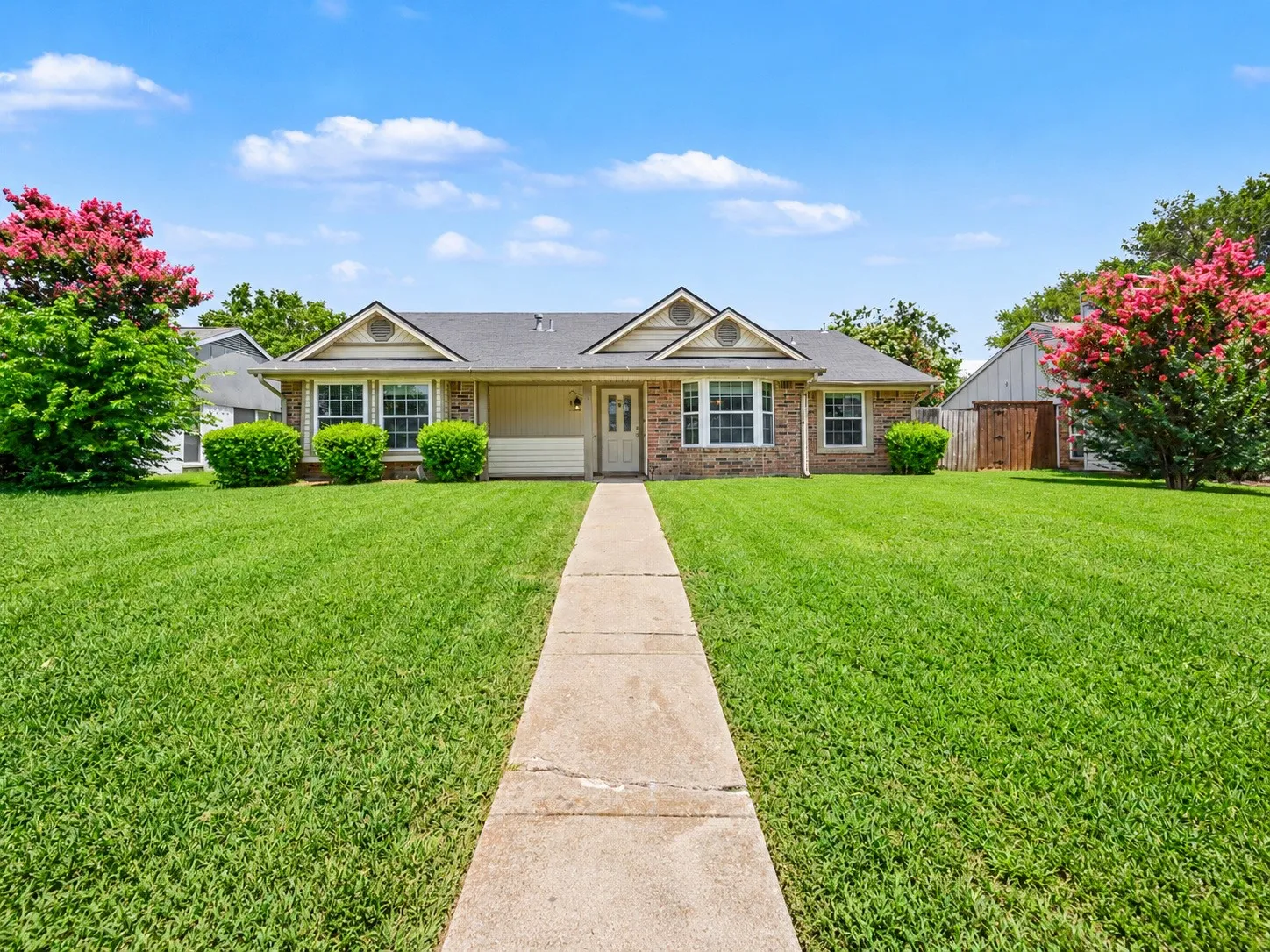 Single Family Residence For Sale in Denton County , 18932 Platte River Way, Dallas, Texas 75287, 3 Bedroom, 2 Bathroom, 2 Garage spaces, 1,380 Sqft, built in 1983, mls#21324536, Real Estate Agent in Dallas, Homes For Sale in Denton county, Homes For Sale in Dallas, Realtor in Dallas Texas, Real Estate Brokerage Independent Realty Texas, Luminita Cordes Realtor