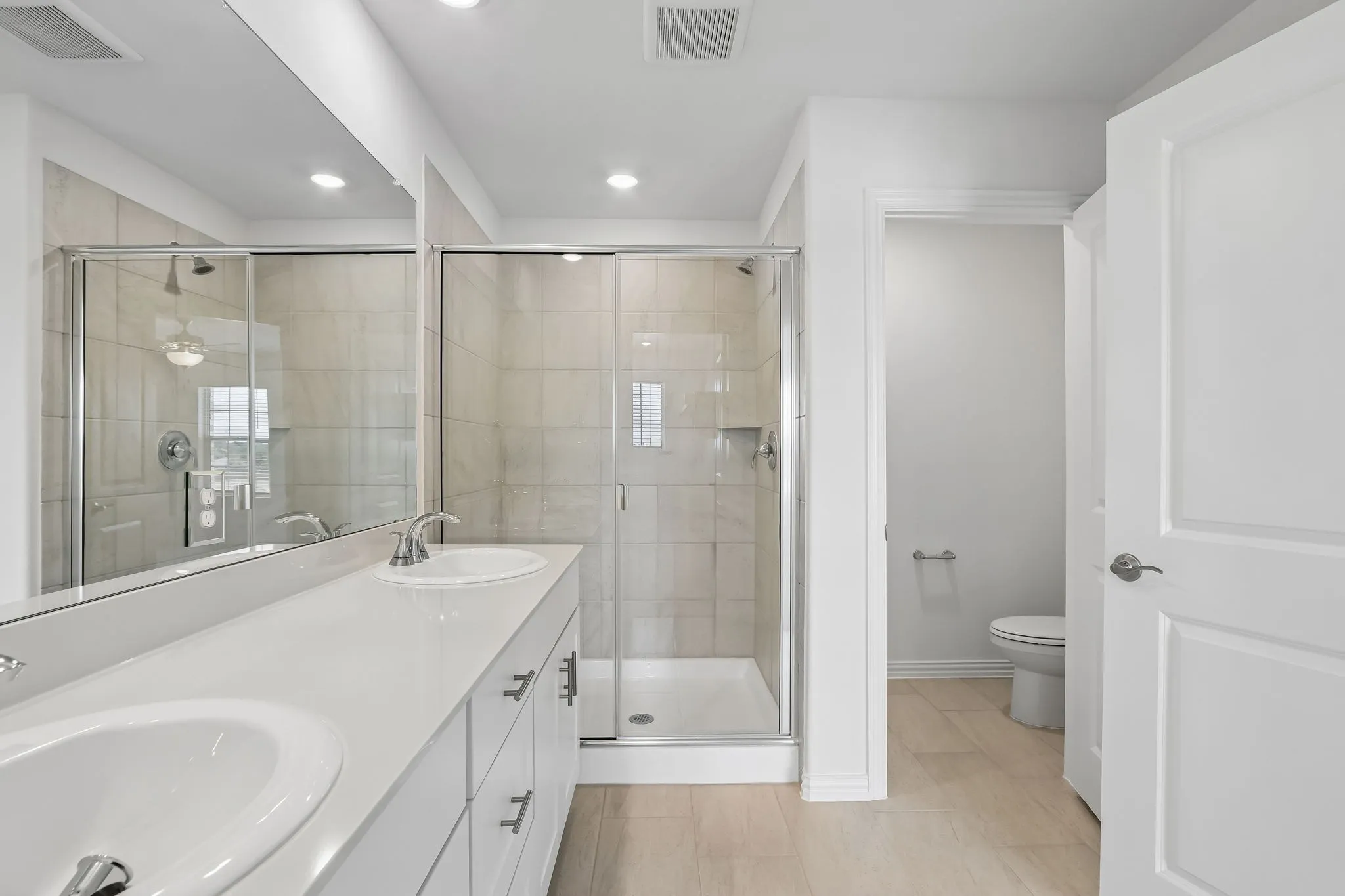 Photo is not of the actual home, but is an inspirational photo of builder’s model home and may depict options, furnishings, and/or decorator features that are not included.