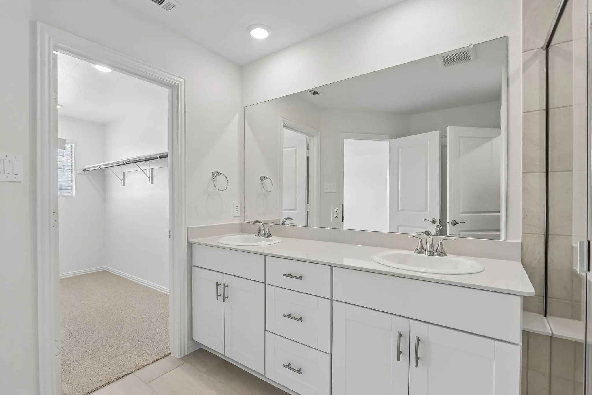 Photo is not of the actual home, but is an inspirational photo of builder’s model home and may depict options, furnishings, and/or decorator features that are not included.