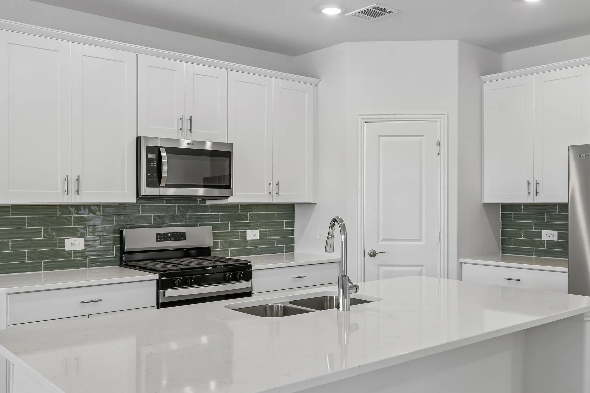 Photo is not of the actual home, but is an inspirational photo of builder’s model home and may depict options, furnishings, and/or decorator features that are not included.