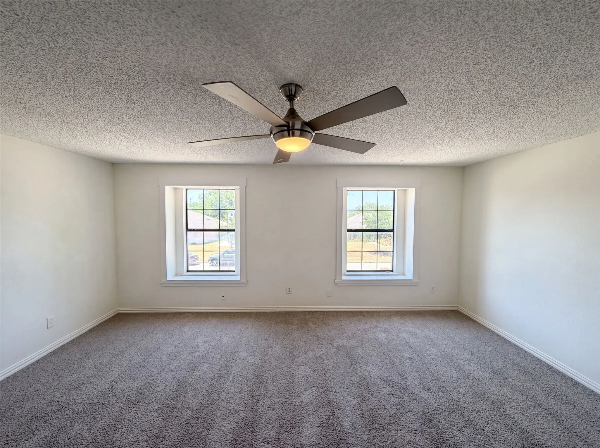 Single Family Residence For Sale in Tarrant County , 6612 Lakeside Drive, Lake Worth, Texas 76135, 3 Bedroom, 2 Bathroom, 2 Garage spaces, 1,500 Sqft, built in 1987, mls#21326636, Real Estate Agent in Lake Worth, Homes For Sale in Tarrant county, Homes For Sale in Lake Worth, Realtor in Lake Worth Texas, Real Estate Brokerage Independent Realty Texas, Luminita Cordes Realtor