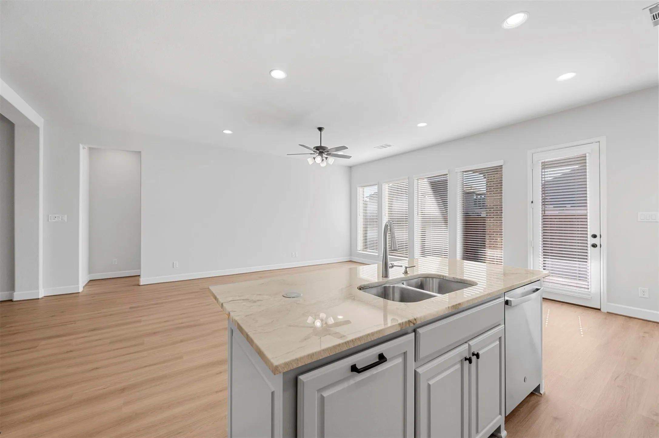 Single Family Residence For Rent in Johnson County , 1822 Buckeye Lane, Mansfield, Texas 76063, 4 Bedroom, 3 Bathroom, 2 Garage spaces, 2,138 Sqft, built in 2024, mls#21326593, Real Estate Agent in Mansfield, Homes For Rent in Johnson county, Homes For Rent in Mansfield, Realtor in Mansfield Texas, Real Estate Brokerage Independent Realty Texas, Luminita Cordes Realtor