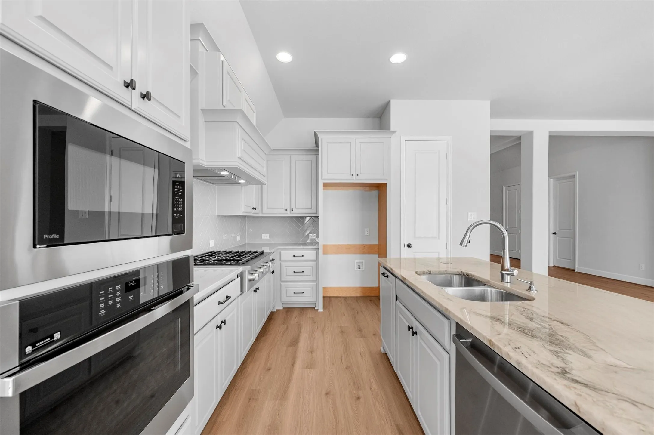 Single Family Residence For Rent in Johnson County , 1822 Buckeye Lane, Mansfield, Texas 76063, 4 Bedroom, 3 Bathroom, 2 Garage spaces, 2,138 Sqft, built in 2024, mls#21326593, Real Estate Agent in Mansfield, Homes For Rent in Johnson county, Homes For Rent in Mansfield, Realtor in Mansfield Texas, Real Estate Brokerage Independent Realty Texas, Luminita Cordes Realtor