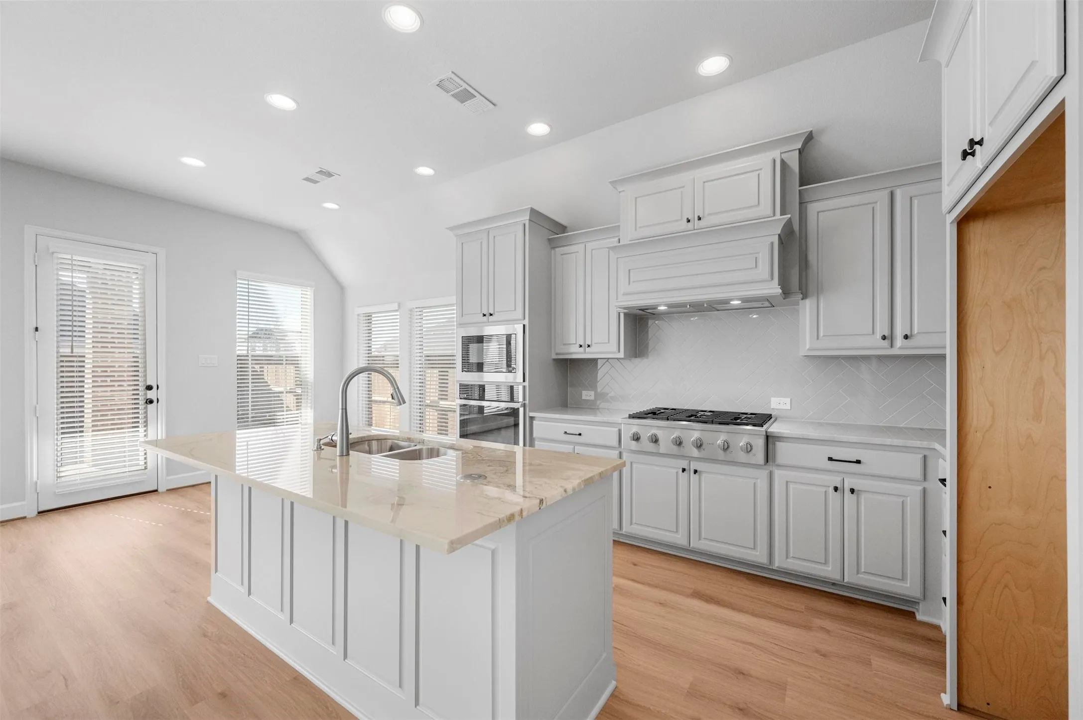 Single Family Residence For Rent in Johnson County , 1822 Buckeye Lane, Mansfield, Texas 76063, 4 Bedroom, 3 Bathroom, 2 Garage spaces, 2,138 Sqft, built in 2024, mls#21326593, Real Estate Agent in Mansfield, Homes For Rent in Johnson county, Homes For Rent in Mansfield, Realtor in Mansfield Texas, Real Estate Brokerage Independent Realty Texas, Luminita Cordes Realtor