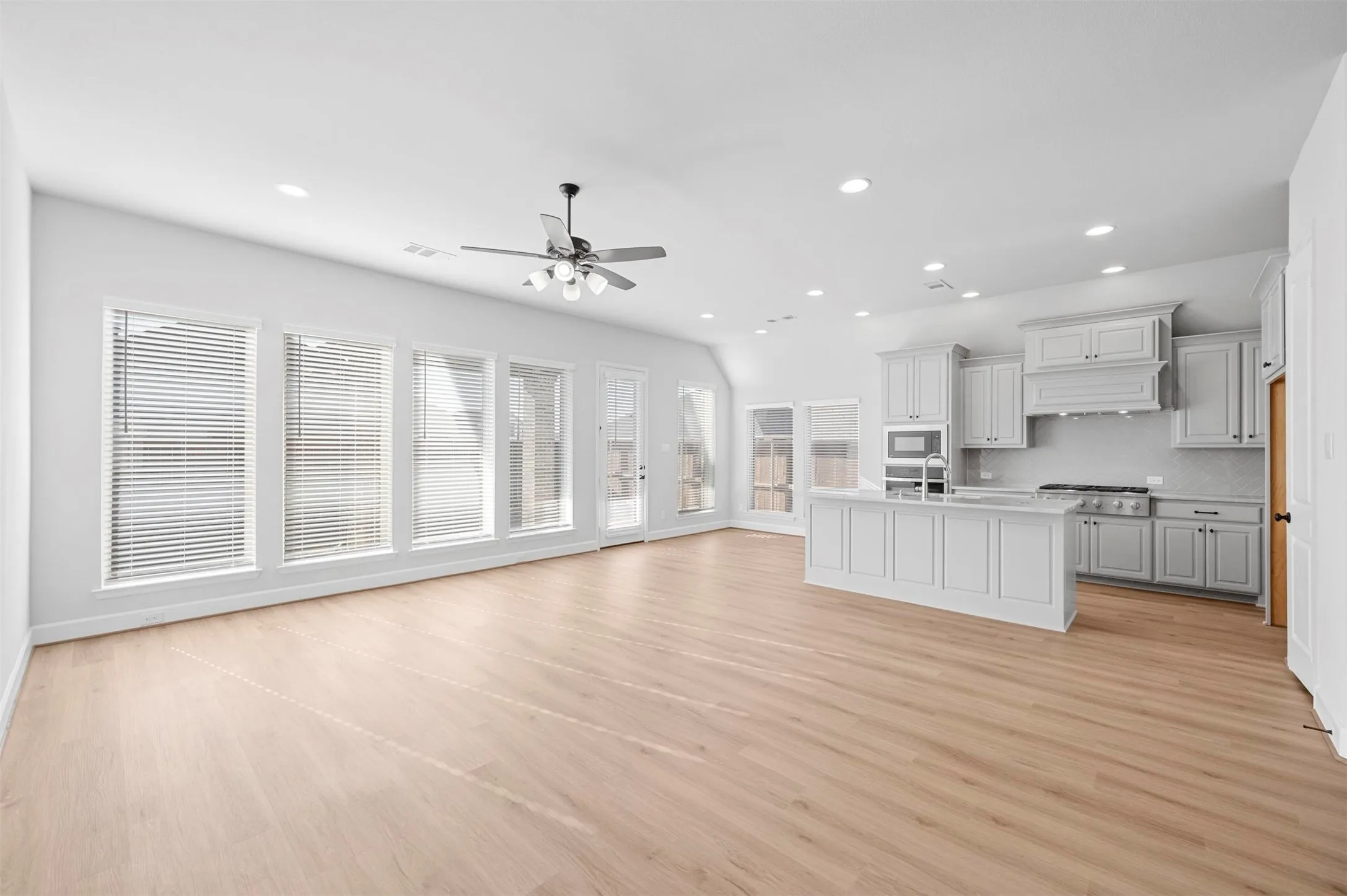 Single Family Residence For Rent in Johnson County , 1822 Buckeye Lane, Mansfield, Texas 76063, 4 Bedroom, 3 Bathroom, 2 Garage spaces, 2,138 Sqft, built in 2024, mls#21326593, Real Estate Agent in Mansfield, Homes For Rent in Johnson county, Homes For Rent in Mansfield, Realtor in Mansfield Texas, Real Estate Brokerage Independent Realty Texas, Luminita Cordes Realtor