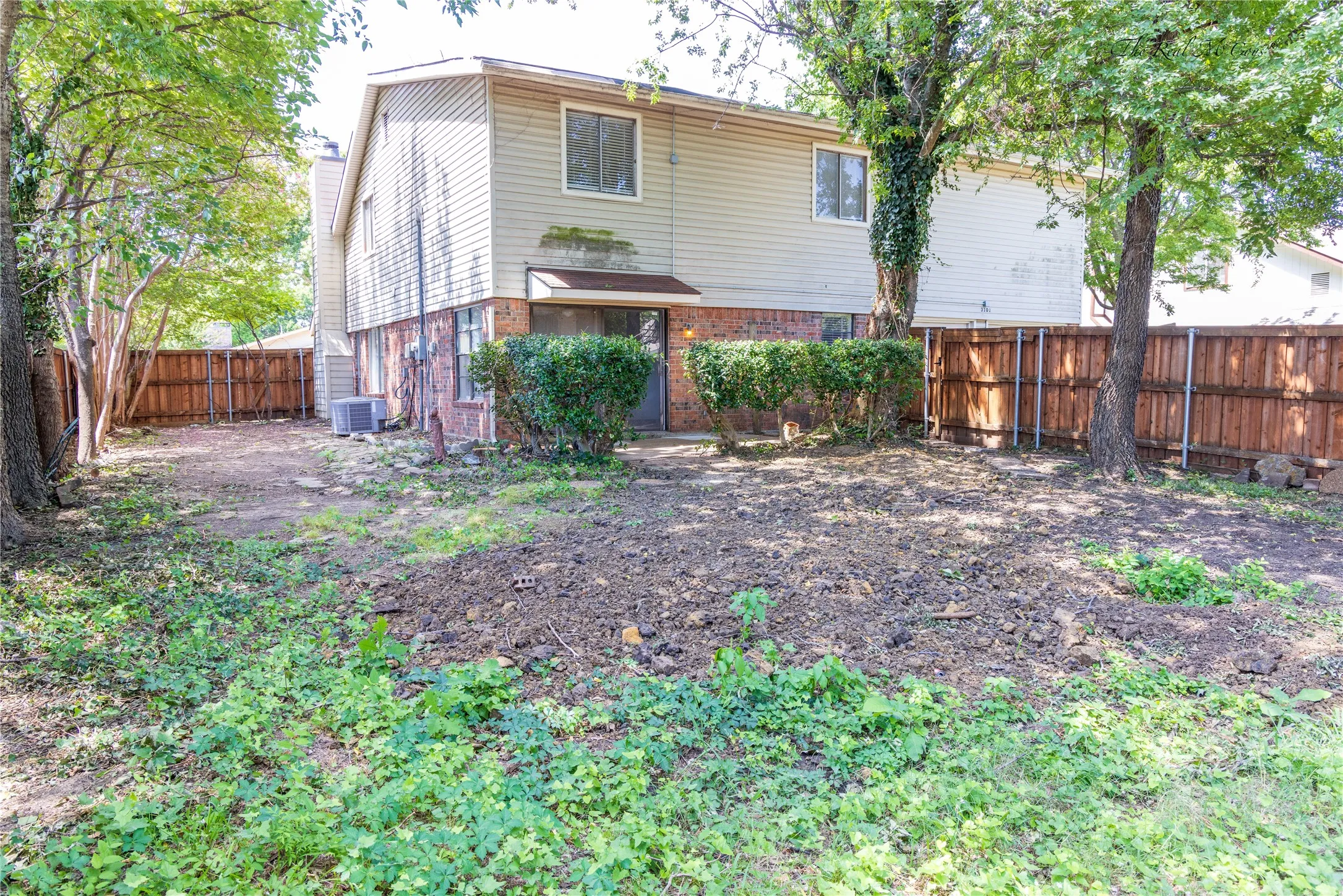 Single Family Residence For Rent in Collin County , 3101 Raintree Drive, Plano, Texas 75074, 3 Bedroom, 3 Bathroom, 2 Garage spaces, 2,197 Sqft, built in 1976, mls#21322266, Real Estate Agent in Plano, Homes For Rent in Collin county, Homes For Rent in Plano, Realtor in Plano Texas, Real Estate Brokerage Independent Realty Texas, Luminita Cordes Realtor