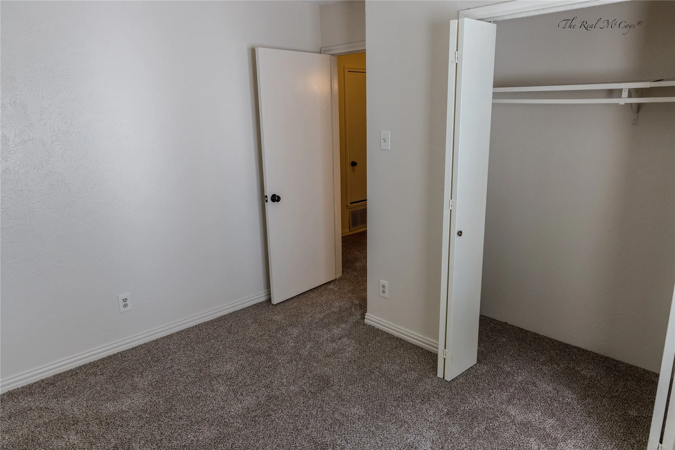 Single Family Residence For Rent in Collin County , 3101 Raintree Drive, Plano, Texas 75074, 3 Bedroom, 3 Bathroom, 2 Garage spaces, 2,197 Sqft, built in 1976, mls#21322266, Real Estate Agent in Plano, Homes For Rent in Collin county, Homes For Rent in Plano, Realtor in Plano Texas, Real Estate Brokerage Independent Realty Texas, Luminita Cordes Realtor
