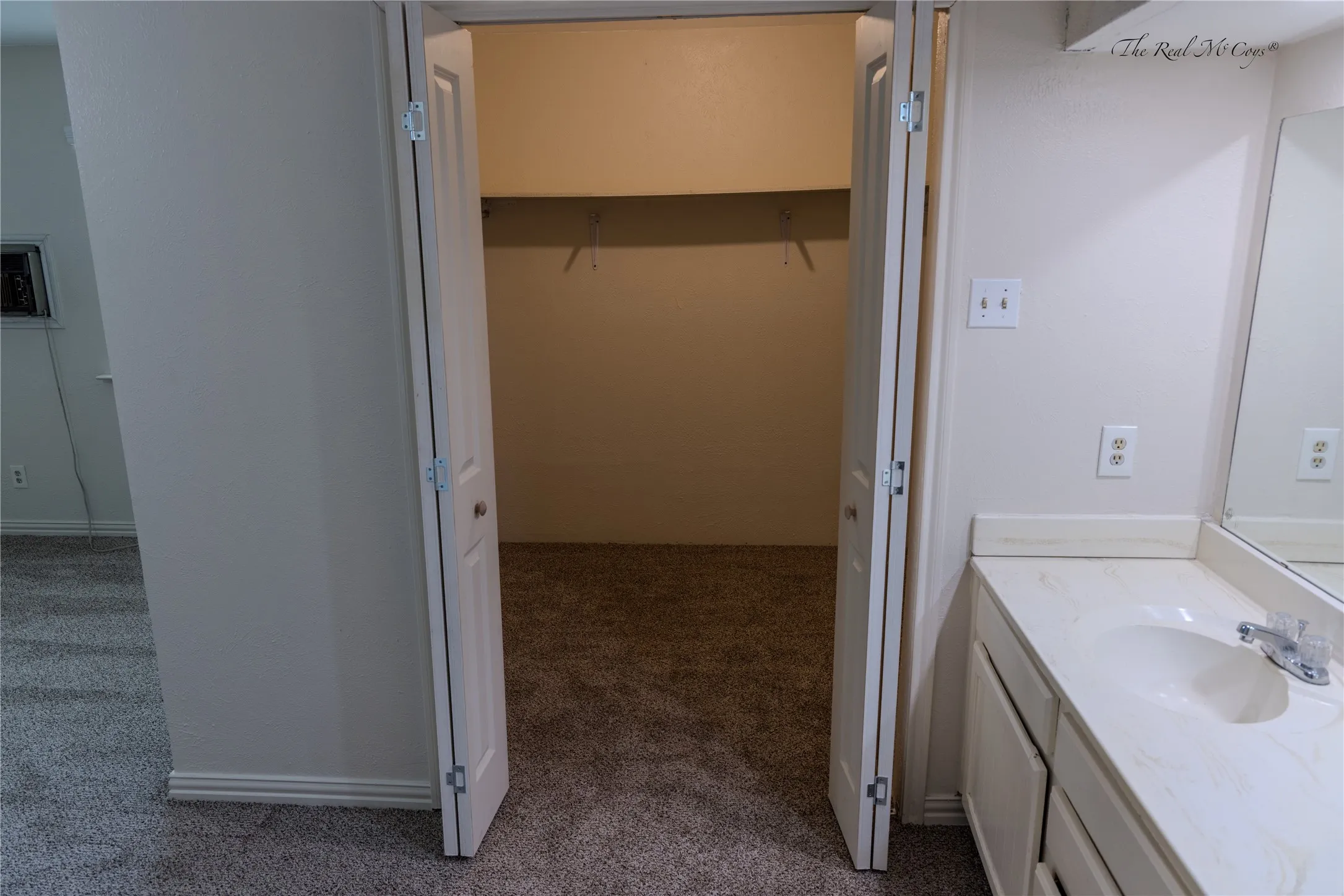Single Family Residence For Rent in Collin County , 3101 Raintree Drive, Plano, Texas 75074, 3 Bedroom, 3 Bathroom, 2 Garage spaces, 2,197 Sqft, built in 1976, mls#21322266, Real Estate Agent in Plano, Homes For Rent in Collin county, Homes For Rent in Plano, Realtor in Plano Texas, Real Estate Brokerage Independent Realty Texas, Luminita Cordes Realtor