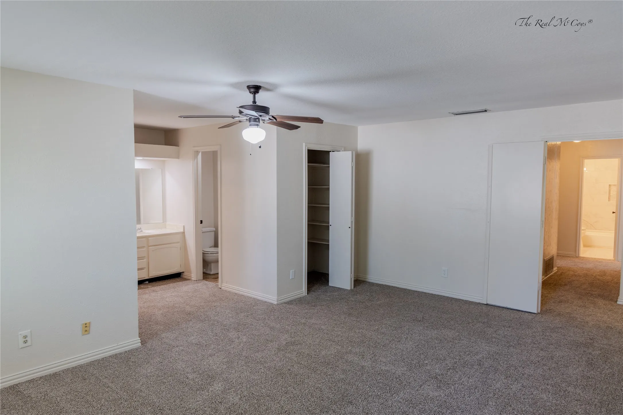 Spacious Primary!