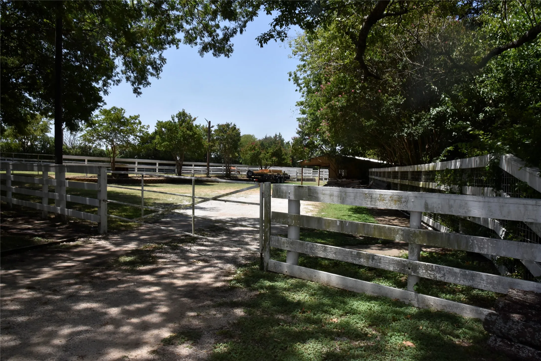 Single Family Residence For Sale in Dallas County , 1329 S Belt Line Road, Mesquite, Texas 75149, 5 Bedrooms, 3 Bathrooms, Garage spaces, 3,217 Sqft, built in 1954, Price $795,000, mls#21326656, Real Estate Agent in Mesquite, Homes For Sale in Dallas county, Homes For Sale in Mesquite, Realtor in Mesquite Texas, Real Estate Brokerage Independent Realty Texas, Luminita Cordes Realtor