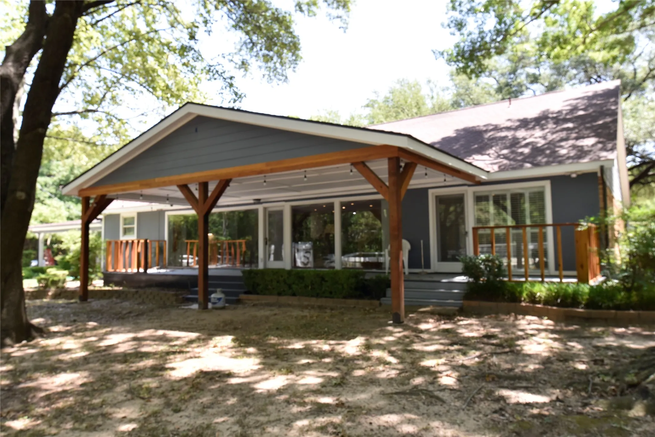 Single Family Residence For Sale in Dallas County , 1329 S Belt Line Road, Mesquite, Texas 75149, 5 Bedrooms, 3 Bathrooms, Garage spaces, 3,217 Sqft, built in 1954, Price $795,000, mls#21326656, Real Estate Agent in Mesquite, Homes For Sale in Dallas county, Homes For Sale in Mesquite, Realtor in Mesquite Texas, Real Estate Brokerage Independent Realty Texas, Luminita Cordes Realtor