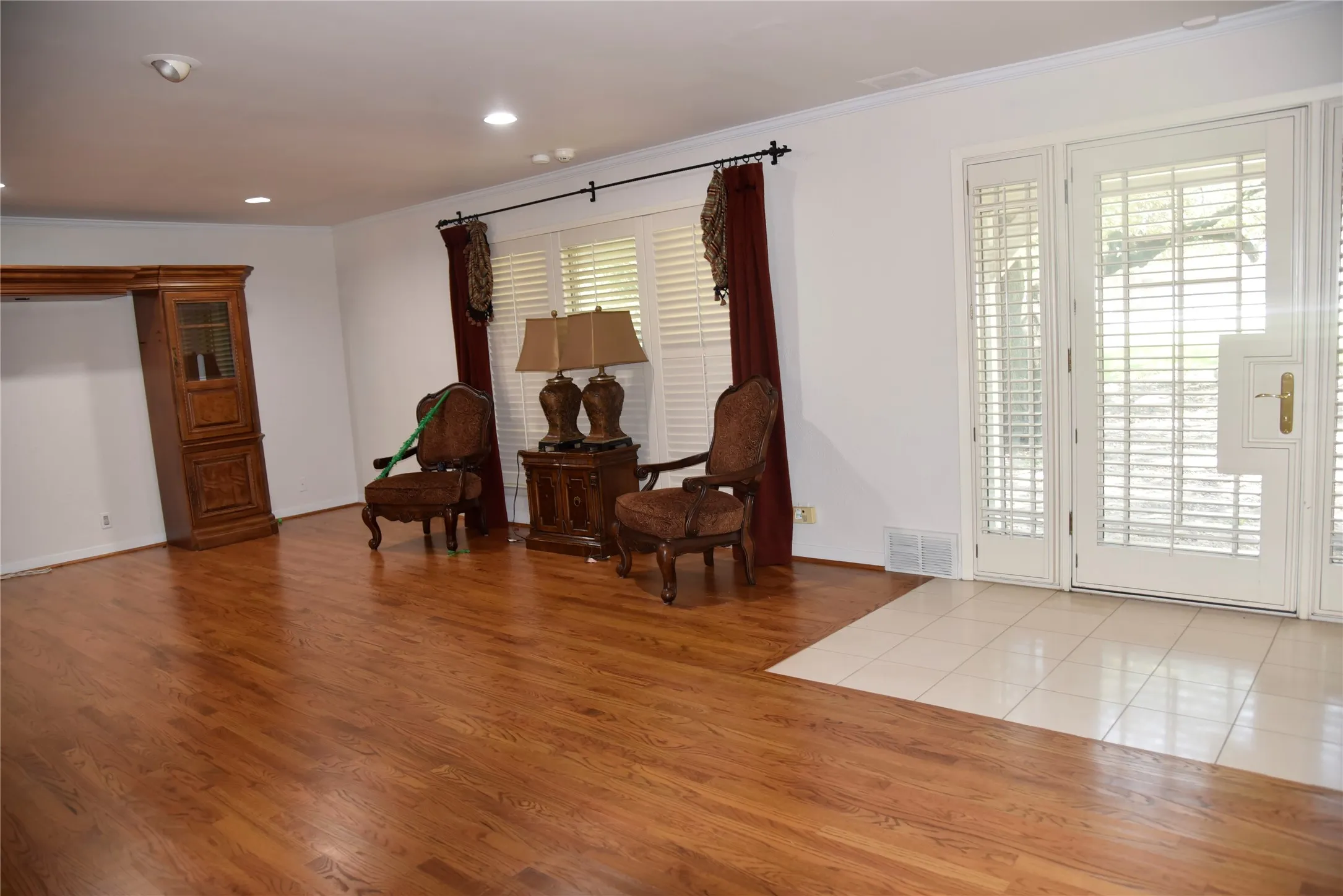 Single Family Residence For Sale in Dallas County , 1329 S Belt Line Road, Mesquite, Texas 75149, 5 Bedrooms, 3 Bathrooms, Garage spaces, 3,217 Sqft, built in 1954, Price $795,000, mls#21326656, Real Estate Agent in Mesquite, Homes For Sale in Dallas county, Homes For Sale in Mesquite, Realtor in Mesquite Texas, Real Estate Brokerage Independent Realty Texas, Luminita Cordes Realtor