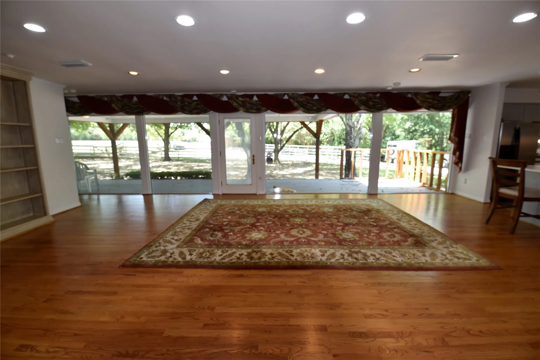 Single Family Residence For Sale in Dallas County , 1329 S Belt Line Road, Mesquite, Texas 75149, 5 Bedrooms, 3 Bathrooms, Garage spaces, 3,217 Sqft, built in 1954, Price $795,000, mls#21326656, Real Estate Agent in Mesquite, Homes For Sale in Dallas county, Homes For Sale in Mesquite, Realtor in Mesquite Texas, Real Estate Brokerage Independent Realty Texas, Luminita Cordes Realtor