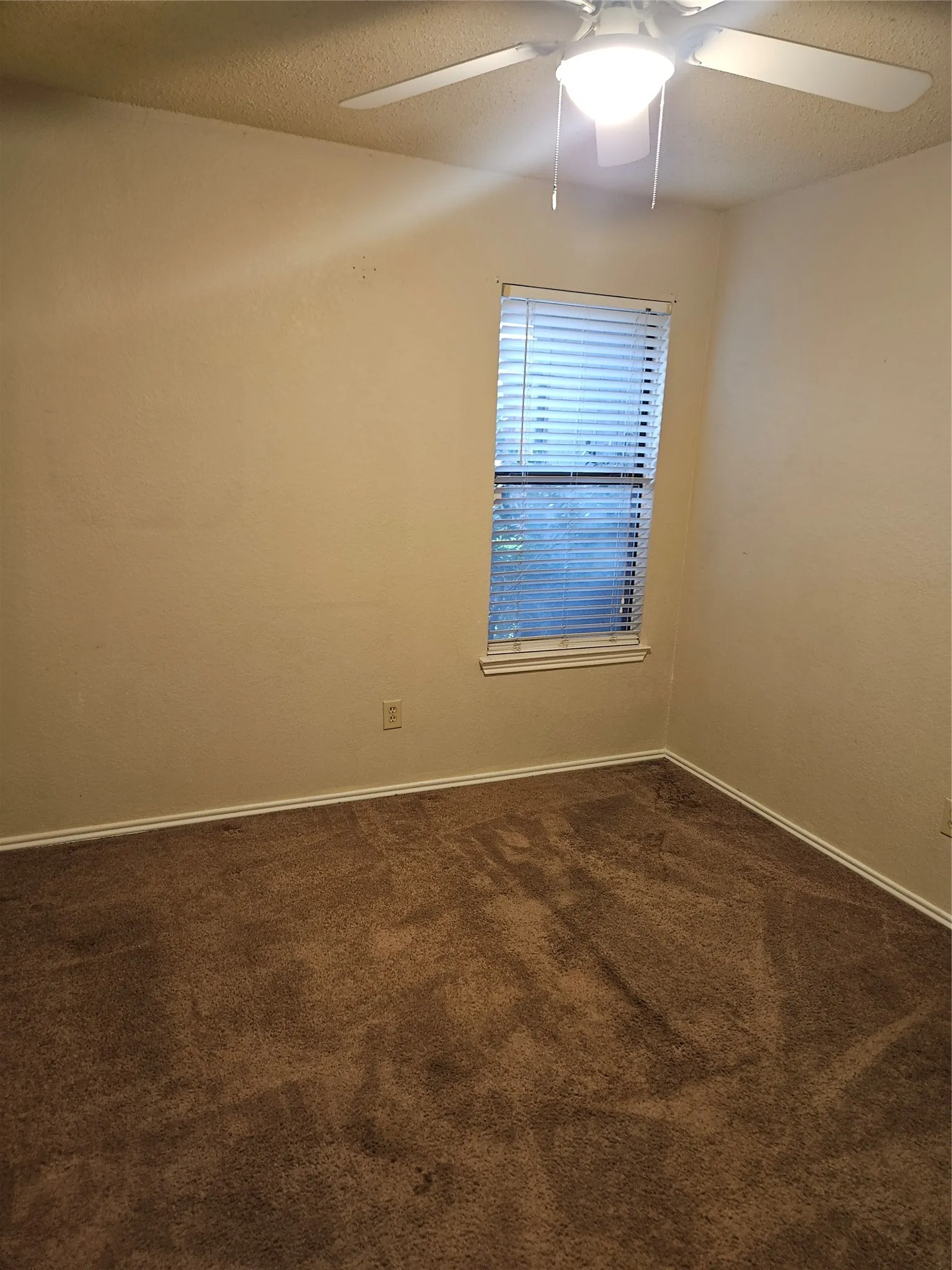 Single Family Residence For Sale in Dallas County , 245 Willingham Drive, Coppell, Texas 75019, 3 Bedroom, 2 Bathroom, 1 Garage spaces, 1,190 Sqft, built in 1985, mls#21324441, Real Estate Agent in Coppell, Homes For Sale in Dallas county, Homes For Sale in Coppell, Realtor in Coppell Texas, Real Estate Brokerage Independent Realty Texas, Luminita Cordes Realtor
