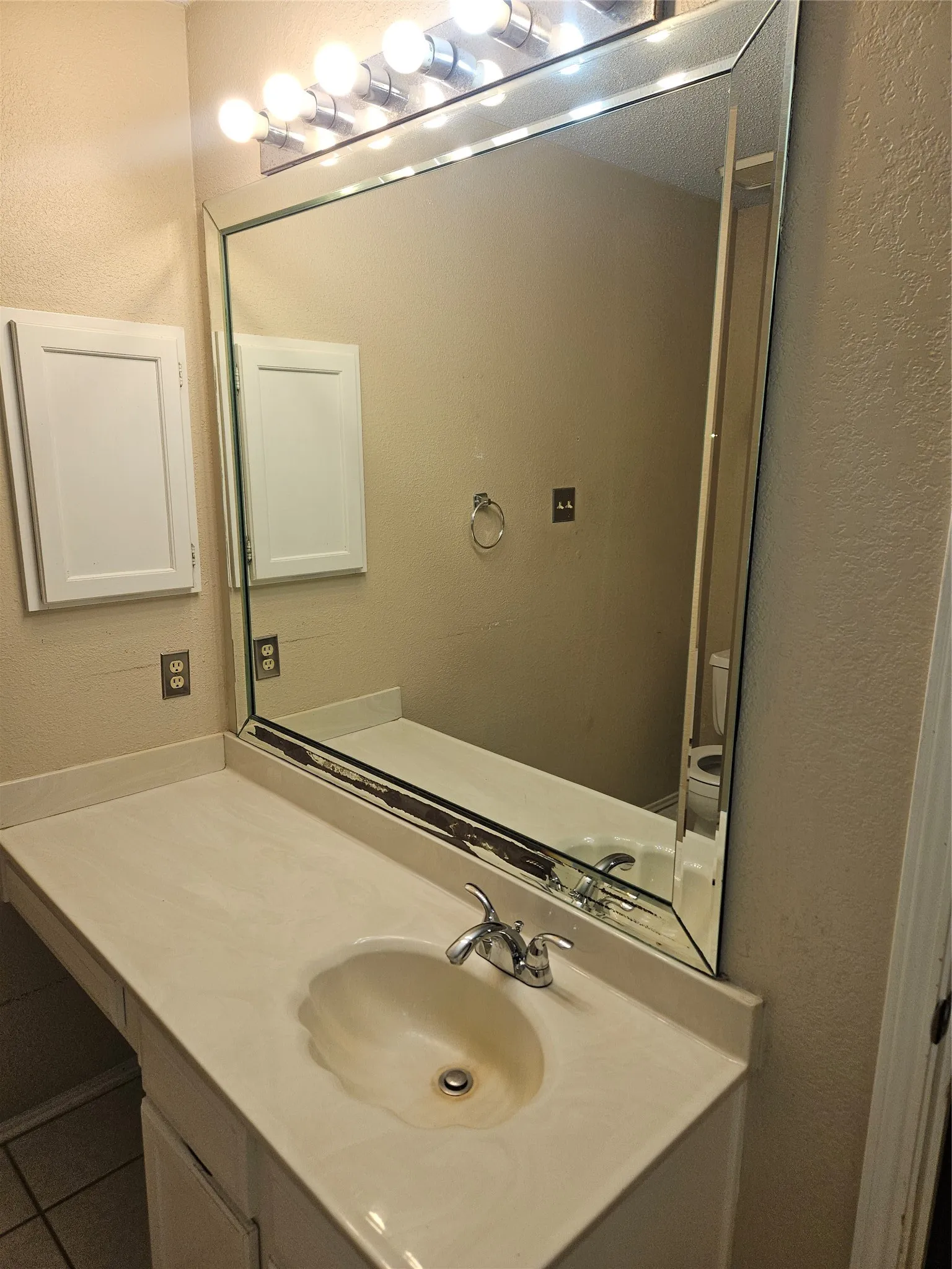 Single Family Residence For Sale in Dallas County , 245 Willingham Drive, Coppell, Texas 75019, 3 Bedroom, 2 Bathroom, 1 Garage spaces, 1,190 Sqft, built in 1985, mls#21324441, Real Estate Agent in Coppell, Homes For Sale in Dallas county, Homes For Sale in Coppell, Realtor in Coppell Texas, Real Estate Brokerage Independent Realty Texas, Luminita Cordes Realtor