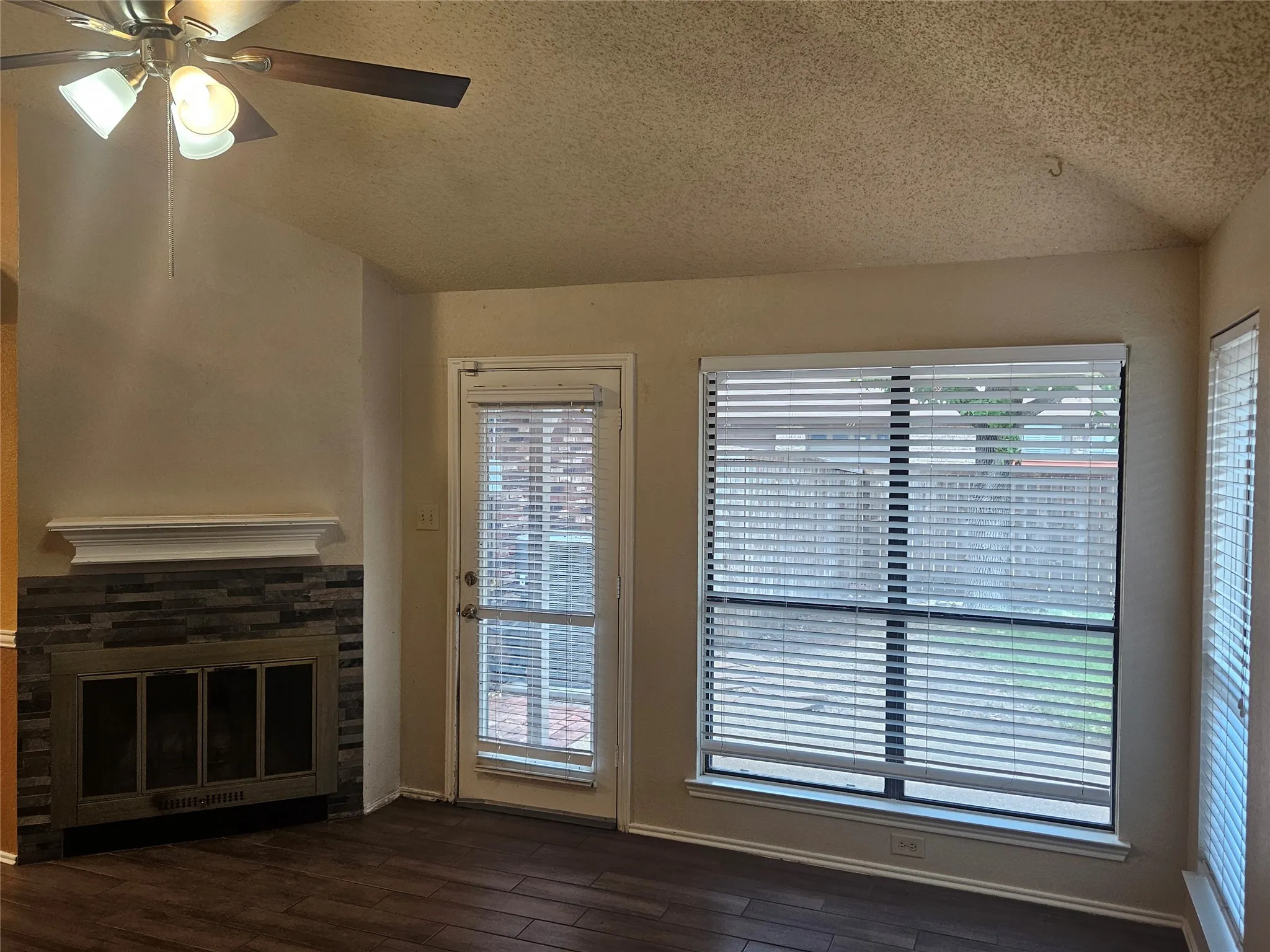 Single Family Residence For Sale in Dallas County , 245 Willingham Drive, Coppell, Texas 75019, 3 Bedroom, 2 Bathroom, 1 Garage spaces, 1,190 Sqft, built in 1985, mls#21324441, Real Estate Agent in Coppell, Homes For Sale in Dallas county, Homes For Sale in Coppell, Realtor in Coppell Texas, Real Estate Brokerage Independent Realty Texas, Luminita Cordes Realtor