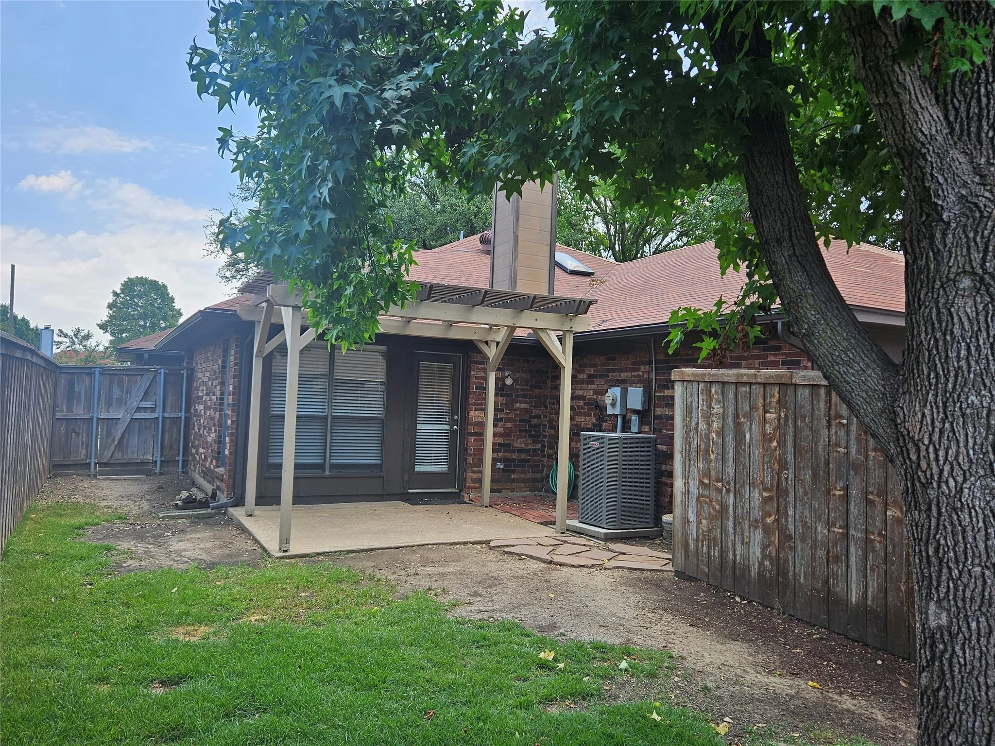 Single Family Residence For Sale in Dallas County , 245 Willingham Drive, Coppell, Texas 75019, 3 Bedroom, 2 Bathroom, 1 Garage spaces, 1,190 Sqft, built in 1985, mls#21324441, Real Estate Agent in Coppell, Homes For Sale in Dallas county, Homes For Sale in Coppell, Realtor in Coppell Texas, Real Estate Brokerage Independent Realty Texas, Luminita Cordes Realtor