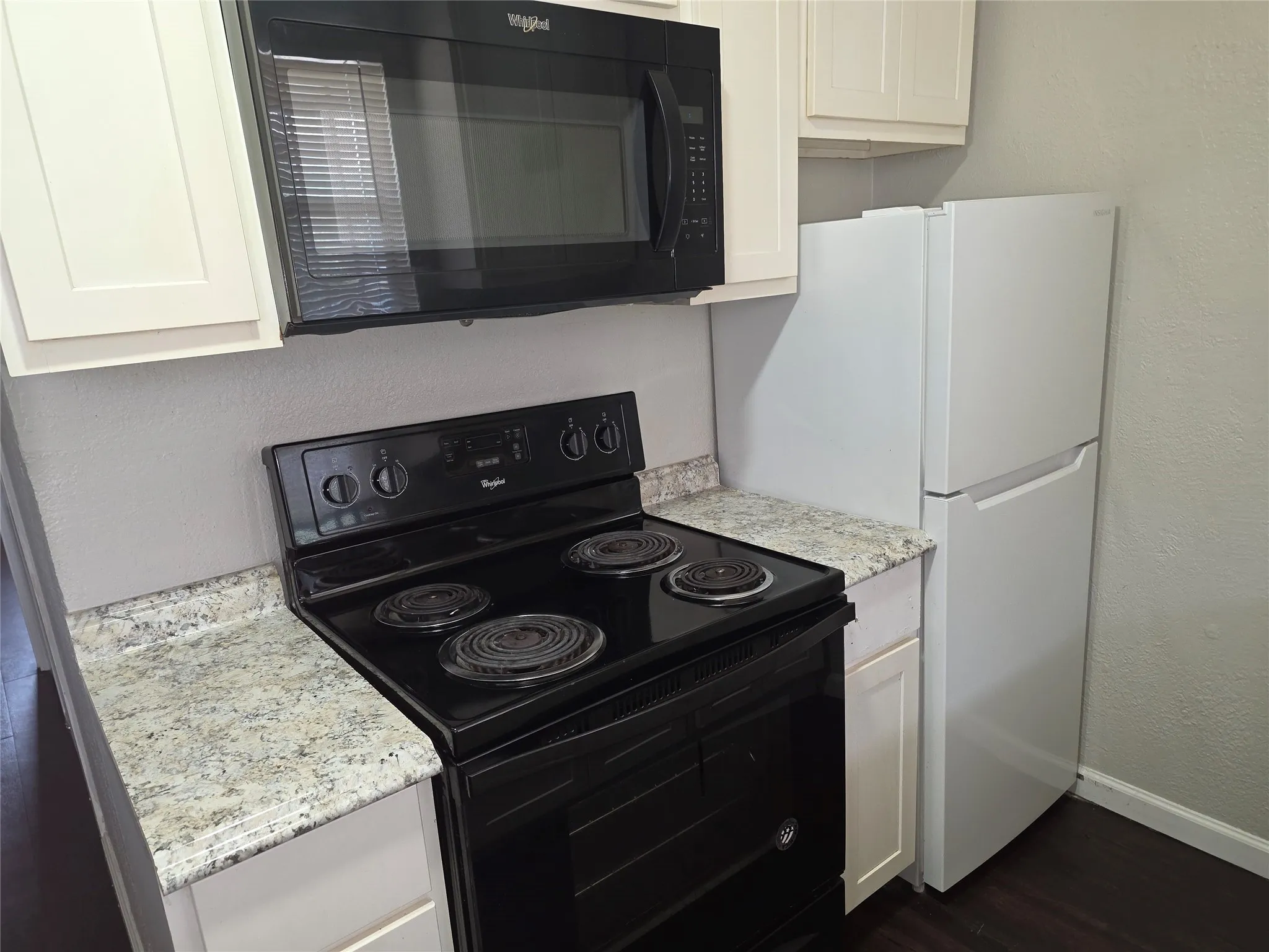Apartment For Rent in Dallas County , 3910 Polly Street 203, Dallas, Texas 75210, 2 Bedroom, 1 Bathroom, 1 Garage spaces, 2,170 Sqft, built in 1961, mls#21326664, Real Estate Agent in Dallas, Homes For Rent in Dallas county, Homes For Rent in Dallas, Realtor in Dallas Texas, Real Estate Brokerage Independent Realty Texas, Luminita Cordes Realtor