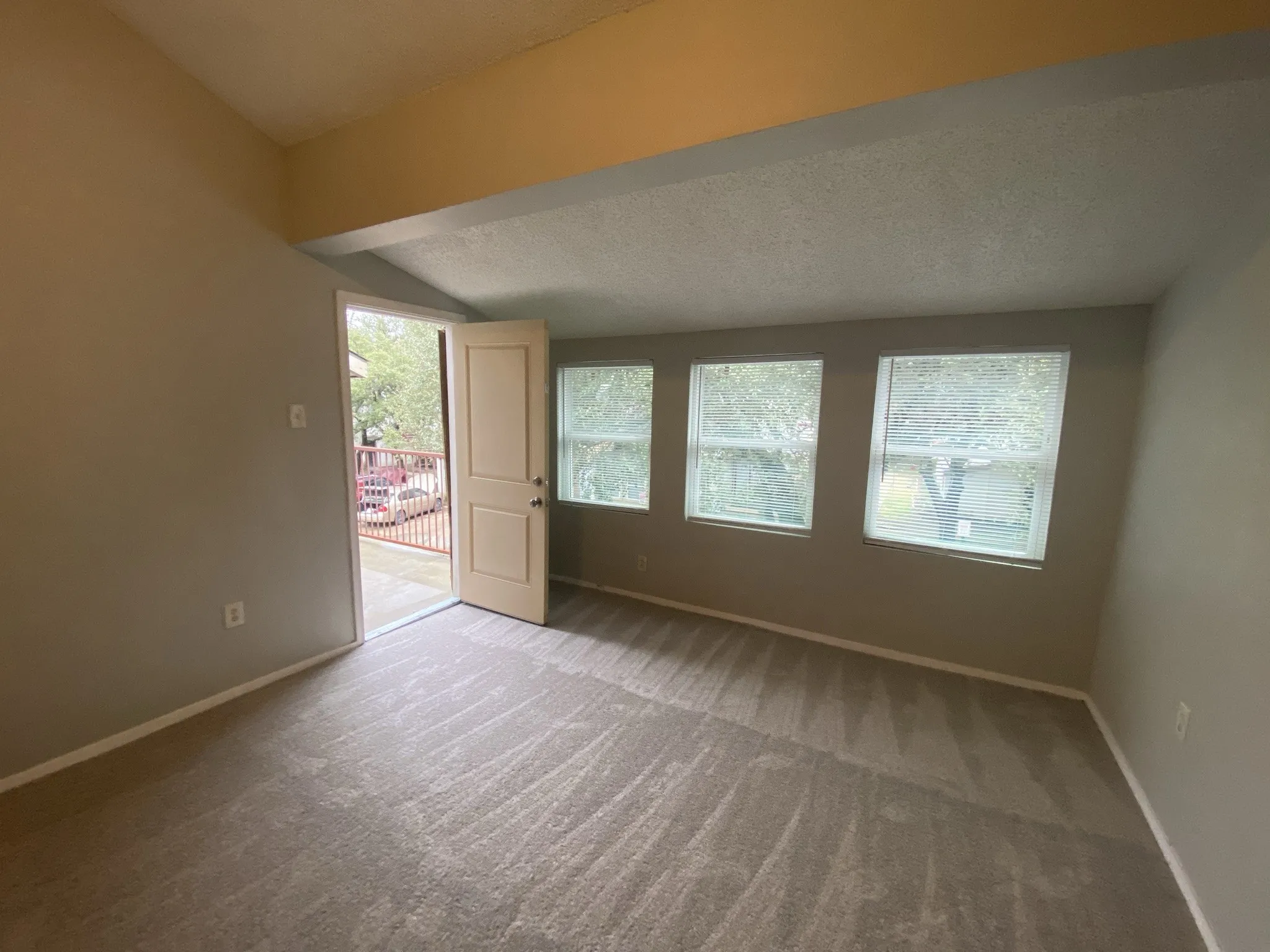 Condominium For Rent in Dallas County , 9696 Walnut Street 1416, Dallas, Texas 75243, 1 Bedroom, 1 Bathroom, Garage spaces, 730 Sqft, built in 1981, Price $799, mls#21323856, Real Estate Agent in Dallas, Homes For Rent in Dallas county, Homes For Rent in Dallas, Realtor in Dallas Texas, Real Estate Brokerage Independent Realty Texas, Luminita Cordes Realtor