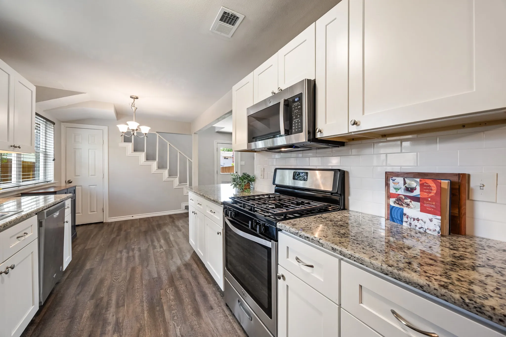Single Family Residence For Sale in Dallas County , 11218 Buchanan Drive, Dallas, Texas 75228, 4 Bedroom, 3 Bathroom, 2 Garage spaces, 1,938 Sqft, built in 1963, mls#21316979, Real Estate Agent in Dallas, Homes For Sale in Dallas county, Homes For Sale in Dallas, Realtor in Dallas Texas, Real Estate Brokerage Independent Realty Texas, Luminita Cordes Realtor