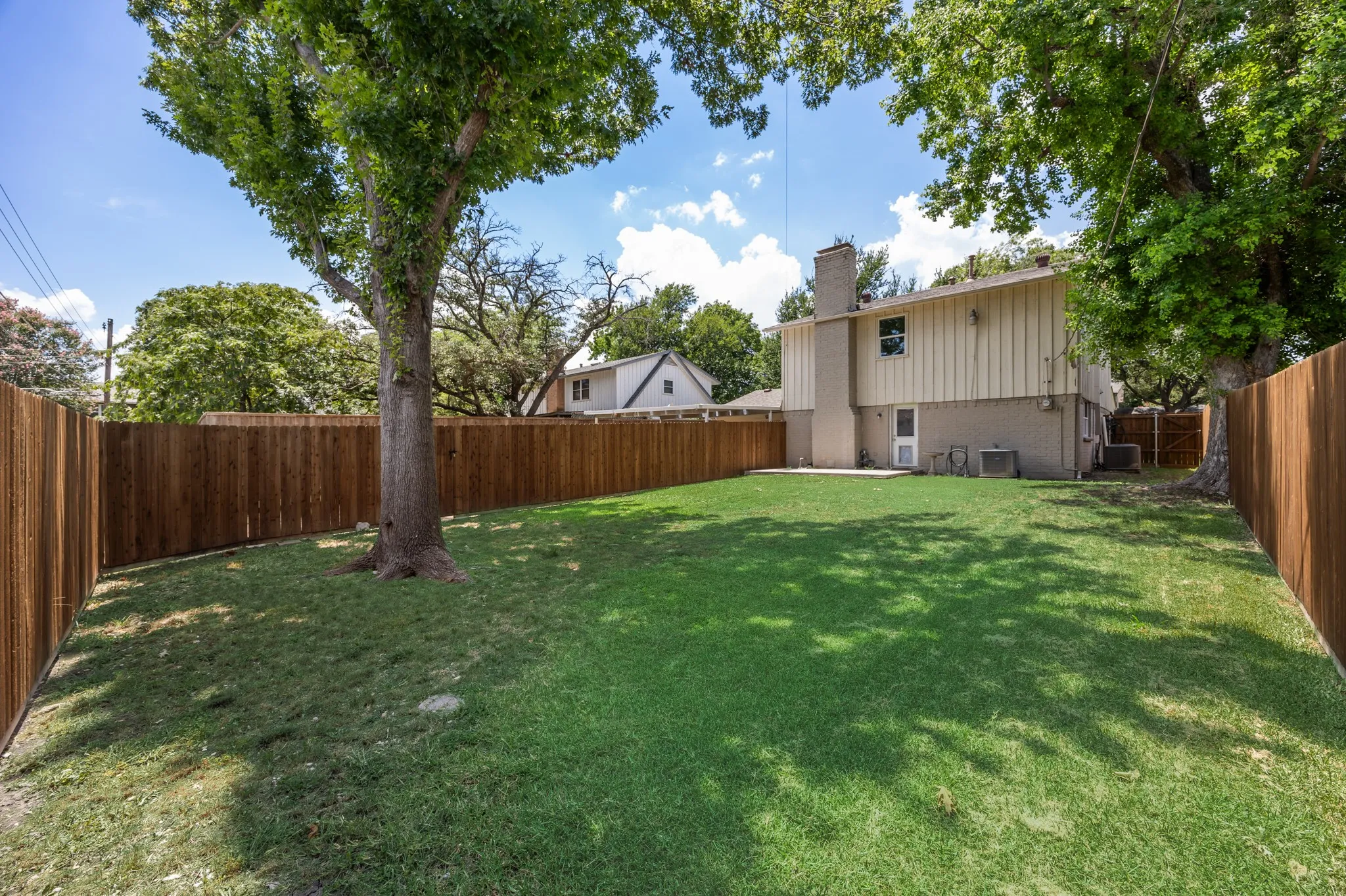 Single Family Residence For Sale in Dallas County , 11218 Buchanan Drive, Dallas, Texas 75228, 4 Bedroom, 3 Bathroom, 2 Garage spaces, 1,938 Sqft, built in 1963, mls#21316979, Real Estate Agent in Dallas, Homes For Sale in Dallas county, Homes For Sale in Dallas, Realtor in Dallas Texas, Real Estate Brokerage Independent Realty Texas, Luminita Cordes Realtor