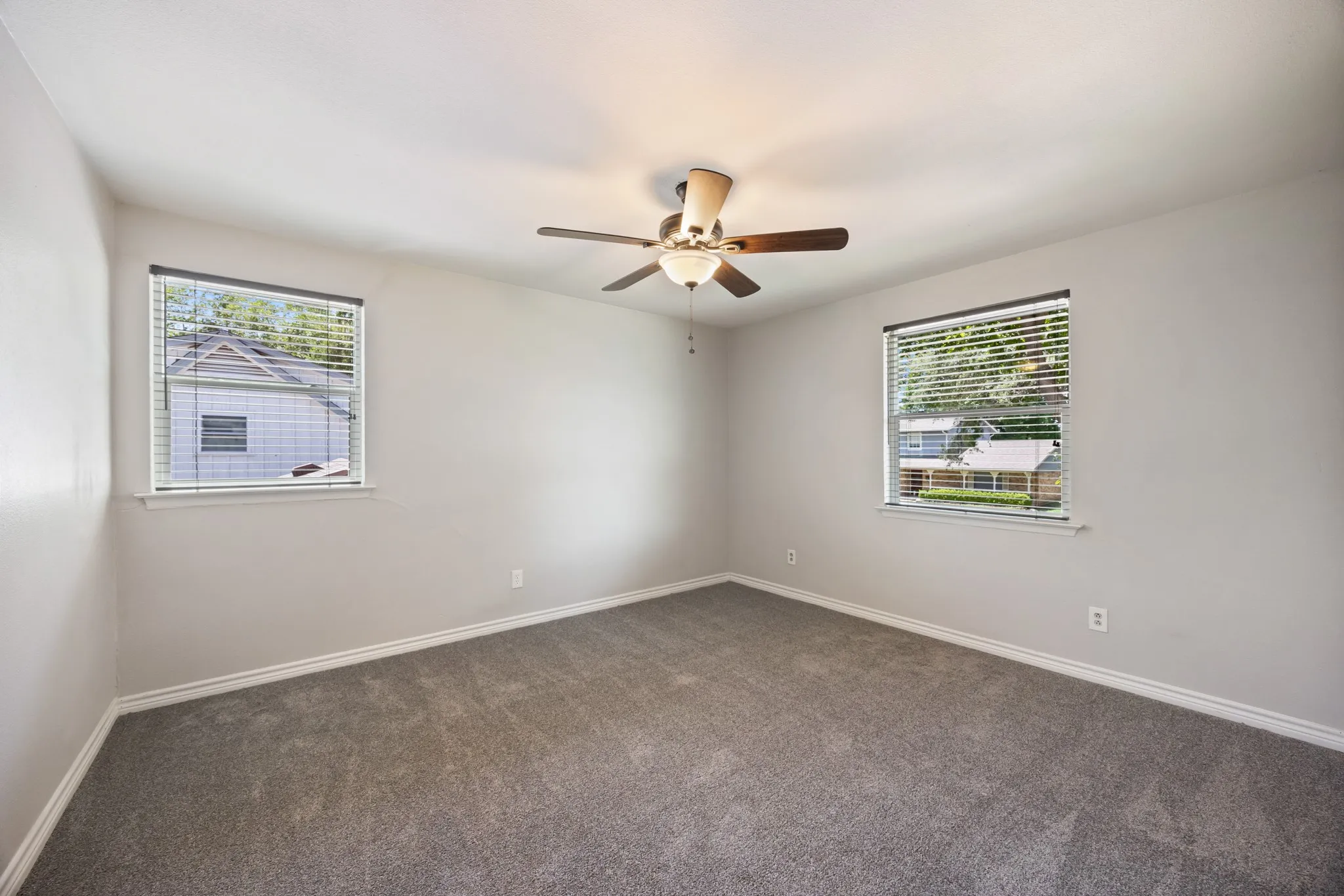 Single Family Residence For Sale in Dallas County , 11218 Buchanan Drive, Dallas, Texas 75228, 4 Bedroom, 3 Bathroom, 2 Garage spaces, 1,938 Sqft, built in 1963, mls#21316979, Real Estate Agent in Dallas, Homes For Sale in Dallas county, Homes For Sale in Dallas, Realtor in Dallas Texas, Real Estate Brokerage Independent Realty Texas, Luminita Cordes Realtor