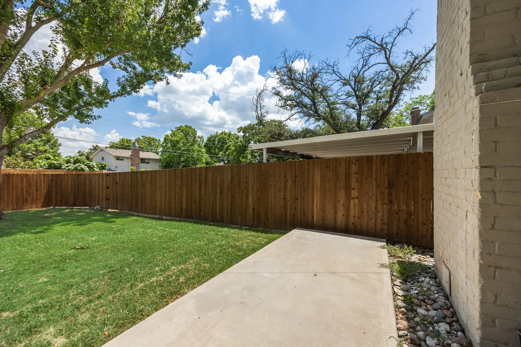 Single Family Residence For Sale in Dallas County , 11218 Buchanan Drive, Dallas, Texas 75228, 4 Bedroom, 3 Bathroom, 2 Garage spaces, 1,938 Sqft, built in 1963, mls#21316979, Real Estate Agent in Dallas, Homes For Sale in Dallas county, Homes For Sale in Dallas, Realtor in Dallas Texas, Real Estate Brokerage Independent Realty Texas, Luminita Cordes Realtor