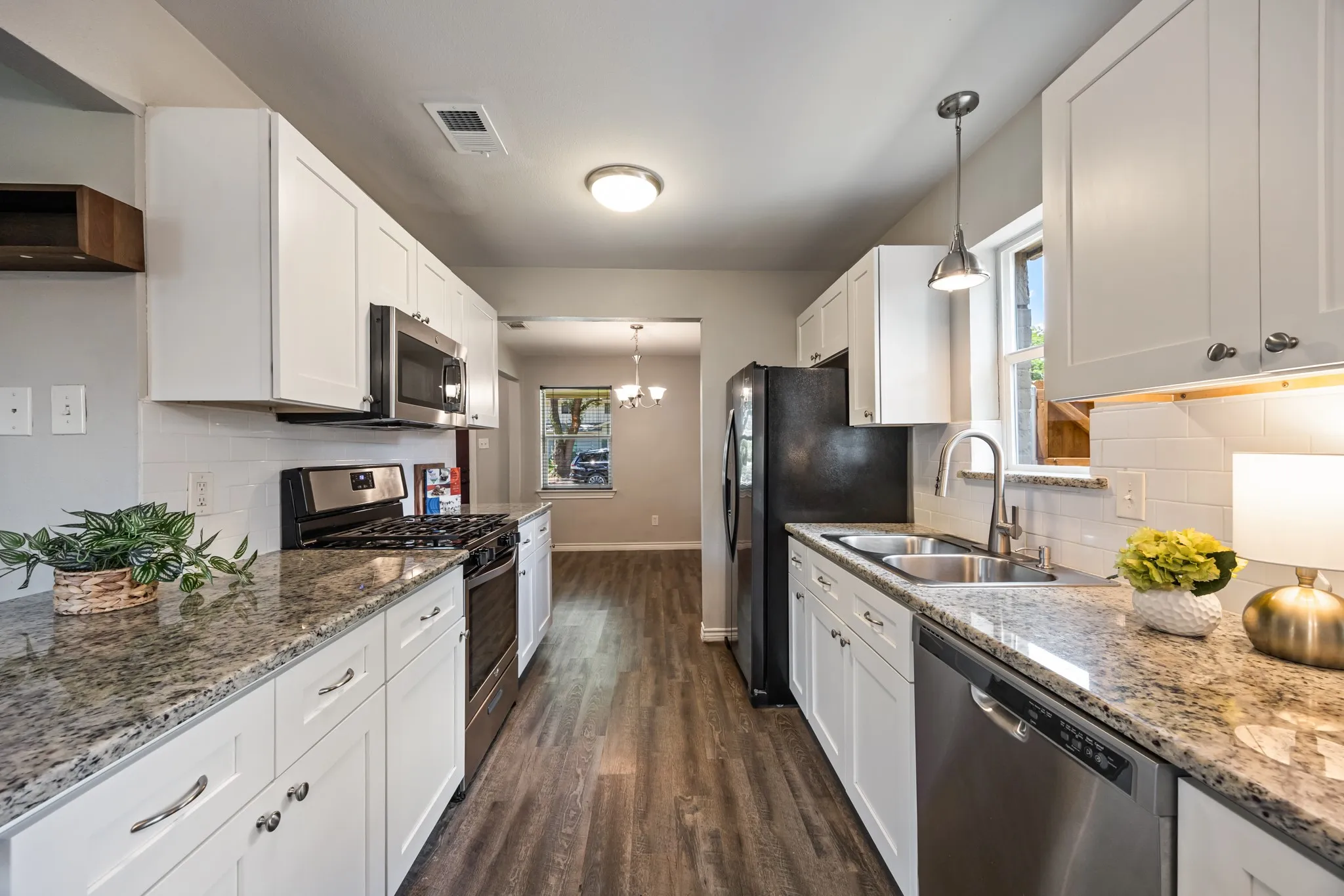 Single Family Residence For Sale in Dallas County , 11218 Buchanan Drive, Dallas, Texas 75228, 4 Bedroom, 3 Bathroom, 2 Garage spaces, 1,938 Sqft, built in 1963, mls#21316979, Real Estate Agent in Dallas, Homes For Sale in Dallas county, Homes For Sale in Dallas, Realtor in Dallas Texas, Real Estate Brokerage Independent Realty Texas, Luminita Cordes Realtor