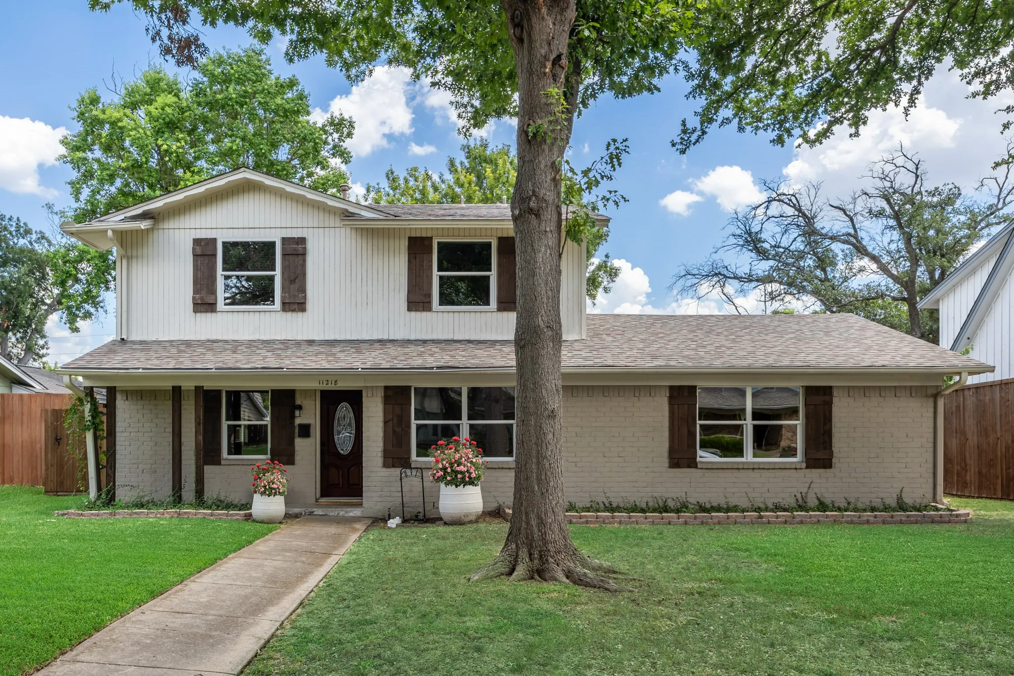 Single Family Residence For Sale in Dallas County , 11218 Buchanan Drive, Dallas, Texas 75228, 4 Bedroom, 3 Bathroom, 2 Garage spaces, 1,938 Sqft, built in 1963, mls#21316979, Real Estate Agent in Dallas, Homes For Sale in Dallas county, Homes For Sale in Dallas, Realtor in Dallas Texas, Real Estate Brokerage Independent Realty Texas, Luminita Cordes Realtor