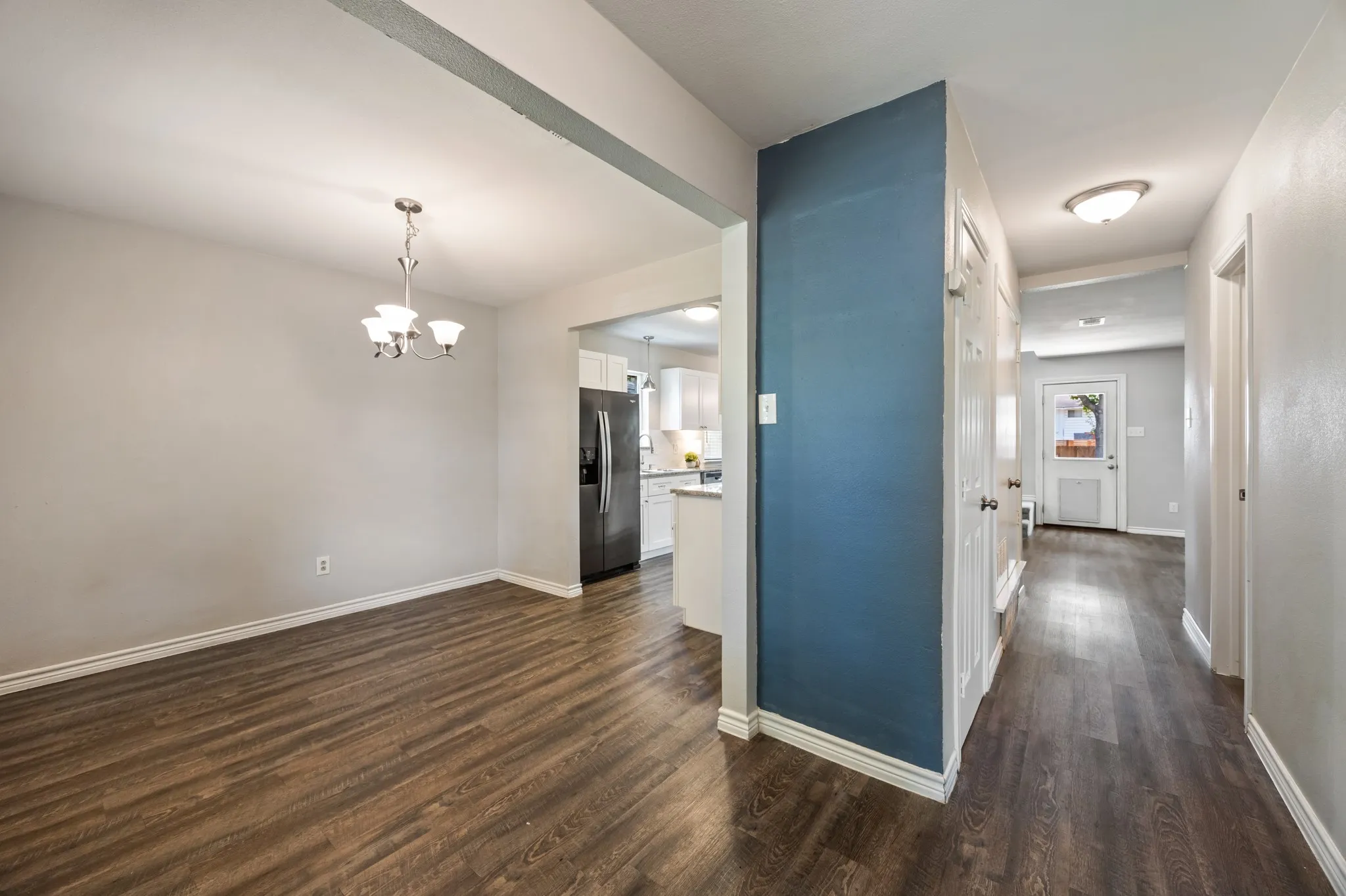 Single Family Residence For Sale in Dallas County , 11218 Buchanan Drive, Dallas, Texas 75228, 4 Bedroom, 3 Bathroom, 2 Garage spaces, 1,938 Sqft, built in 1963, mls#21316979, Real Estate Agent in Dallas, Homes For Sale in Dallas county, Homes For Sale in Dallas, Realtor in Dallas Texas, Real Estate Brokerage Independent Realty Texas, Luminita Cordes Realtor