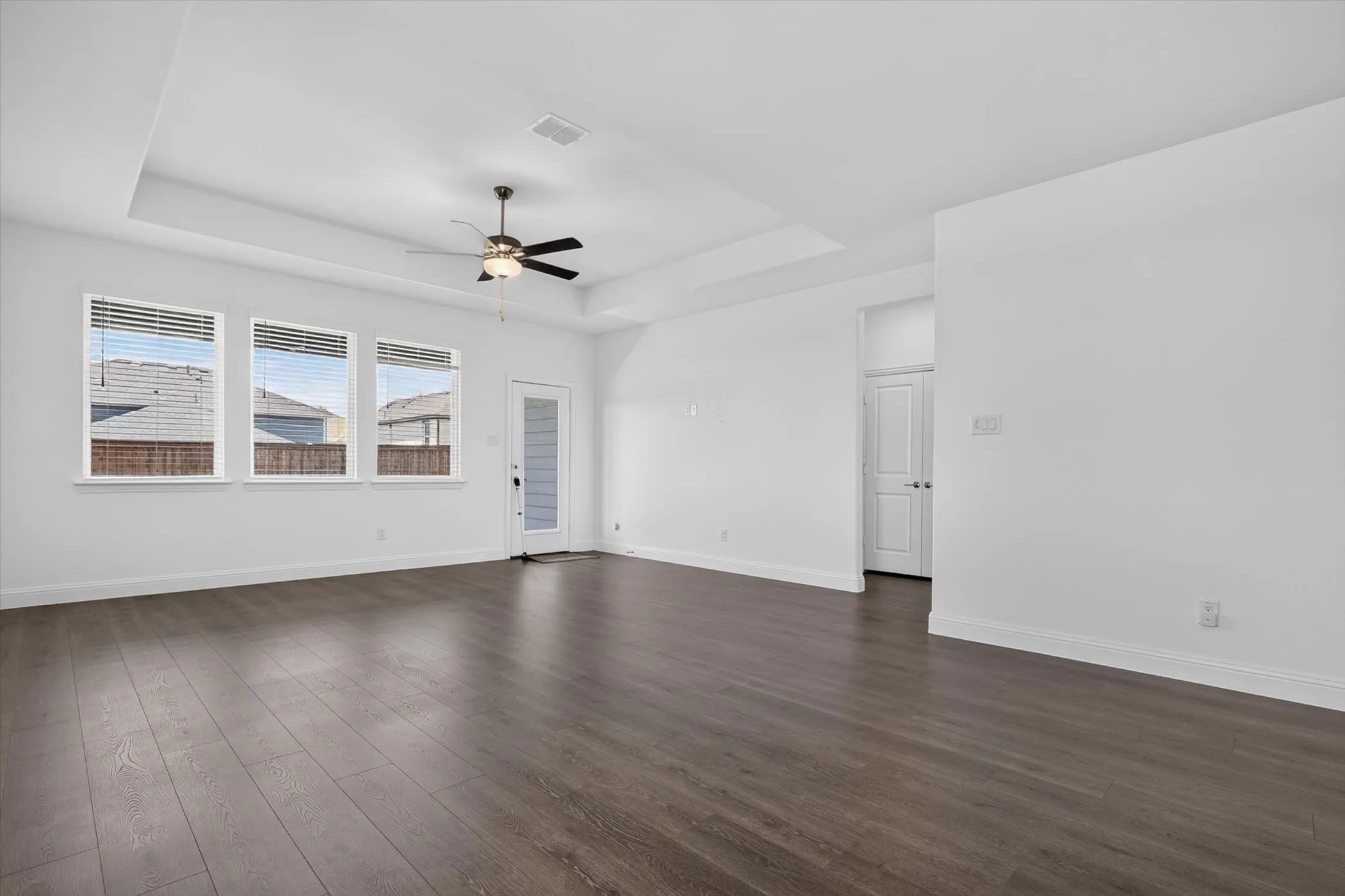Single Family Residence For Sale in Denton County , 1301 Espada Street, Fort Worth, Texas 76052, 5 Bedroom, 3 Bathroom, 2 Garage spaces, 2,870 Sqft, built in 2024, mls#21326651, Real Estate Agent in Fort Worth, Homes For Sale in Denton county, Homes For Sale in Fort Worth, Realtor in Fort Worth Texas, Real Estate Brokerage Independent Realty Texas, Luminita Cordes Realtor
