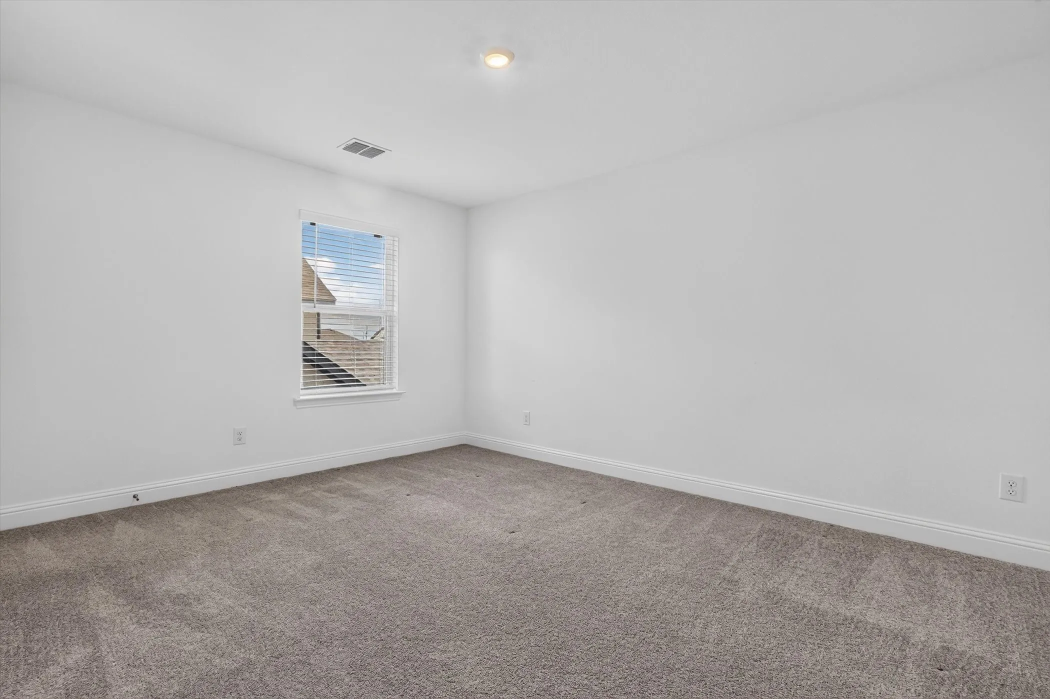 Single Family Residence For Sale in Denton County , 1301 Espada Street, Fort Worth, Texas 76052, 5 Bedroom, 3 Bathroom, 2 Garage spaces, 2,870 Sqft, built in 2024, mls#21326651, Real Estate Agent in Fort Worth, Homes For Sale in Denton county, Homes For Sale in Fort Worth, Realtor in Fort Worth Texas, Real Estate Brokerage Independent Realty Texas, Luminita Cordes Realtor