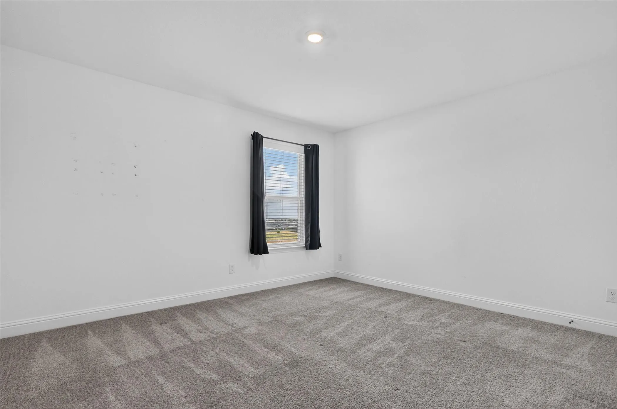 Single Family Residence For Sale in Denton County , 1301 Espada Street, Fort Worth, Texas 76052, 5 Bedroom, 3 Bathroom, 2 Garage spaces, 2,870 Sqft, built in 2024, mls#21326651, Real Estate Agent in Fort Worth, Homes For Sale in Denton county, Homes For Sale in Fort Worth, Realtor in Fort Worth Texas, Real Estate Brokerage Independent Realty Texas, Luminita Cordes Realtor