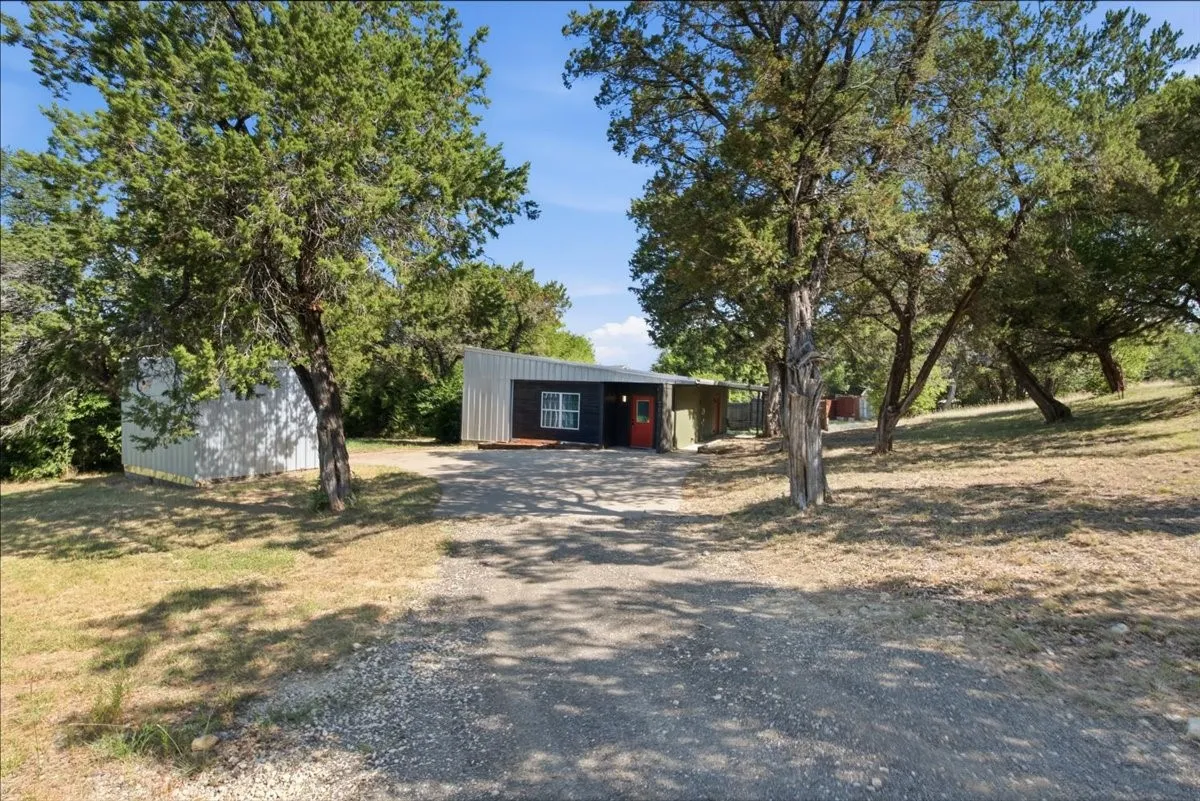 Single Family Residence For Sale in Hill County , 209 Timberline Drive, Whitney, Texas 76692, 3 Bedroom, 2 Bathroom, Garage spaces, 1,280 Sqft, built in 0, mls#21326116, Real Estate Agent in Whitney, Homes For Sale in Hill county, Homes For Sale in Whitney, Realtor in Whitney Texas, Real Estate Brokerage Independent Realty Texas, Luminita Cordes Realtor