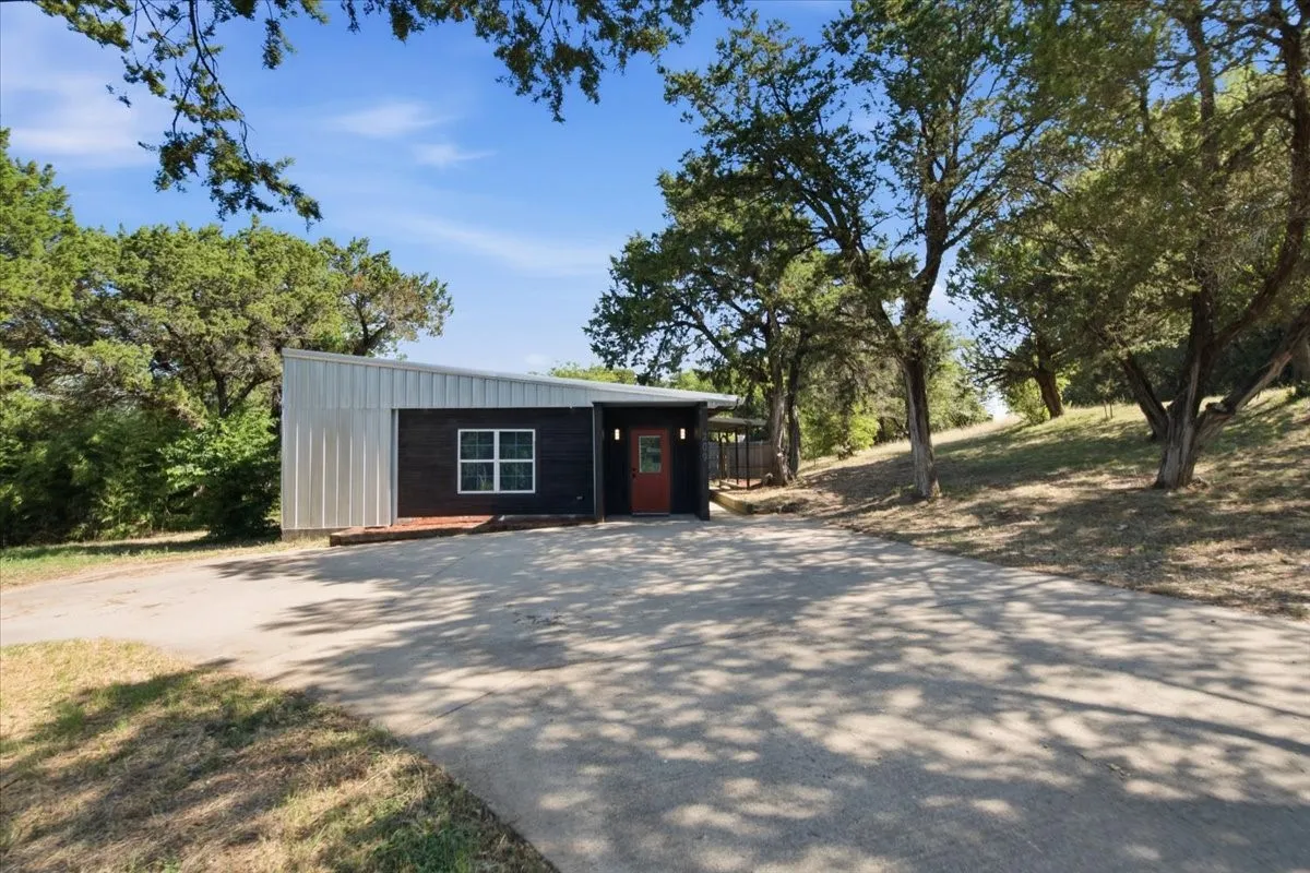 Single Family Residence For Sale in Hill County , 209 Timberline Drive, Whitney, Texas 76692, 3 Bedroom, 2 Bathroom, Garage spaces, 1,280 Sqft, built in 0, mls#21326116, Real Estate Agent in Whitney, Homes For Sale in Hill county, Homes For Sale in Whitney, Realtor in Whitney Texas, Real Estate Brokerage Independent Realty Texas, Luminita Cordes Realtor